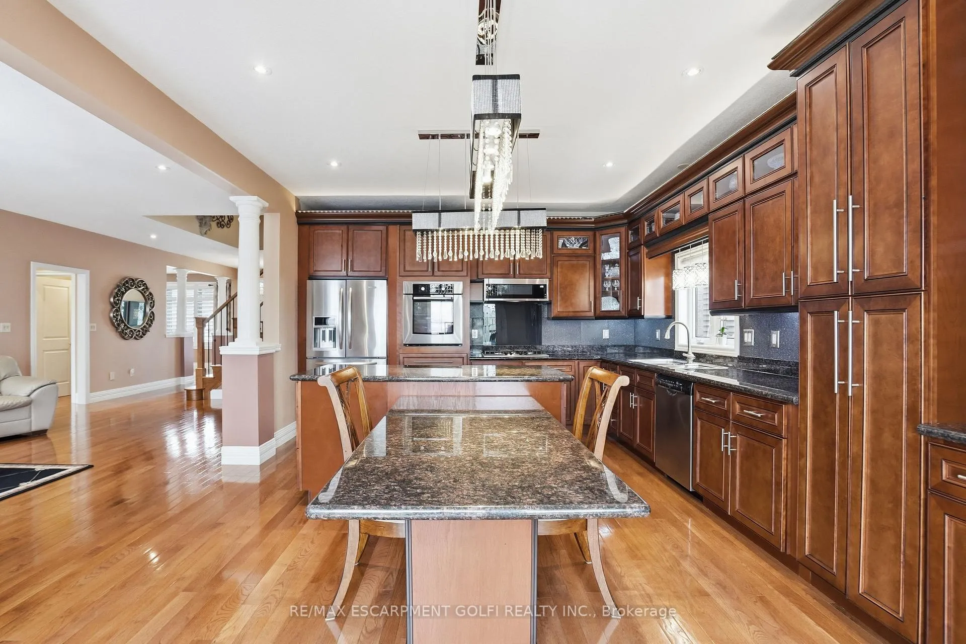 Photo 12 of 256 Highland Road W, Hamilton, Stoney Creek Mountain — HOMEH