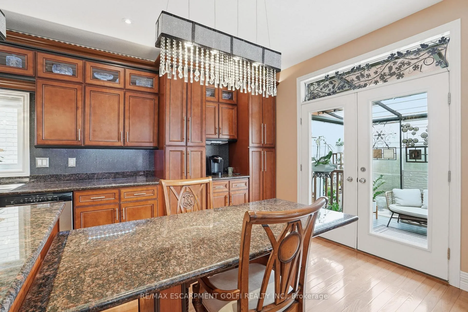 Photo 13 of 256 Highland Road W, Hamilton, Stoney Creek Mountain — HOMEH