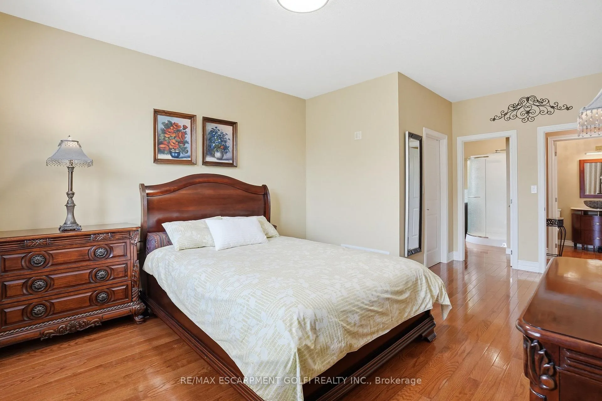 Photo 17 of 256 Highland Road W, Hamilton, Stoney Creek Mountain — HOMEH