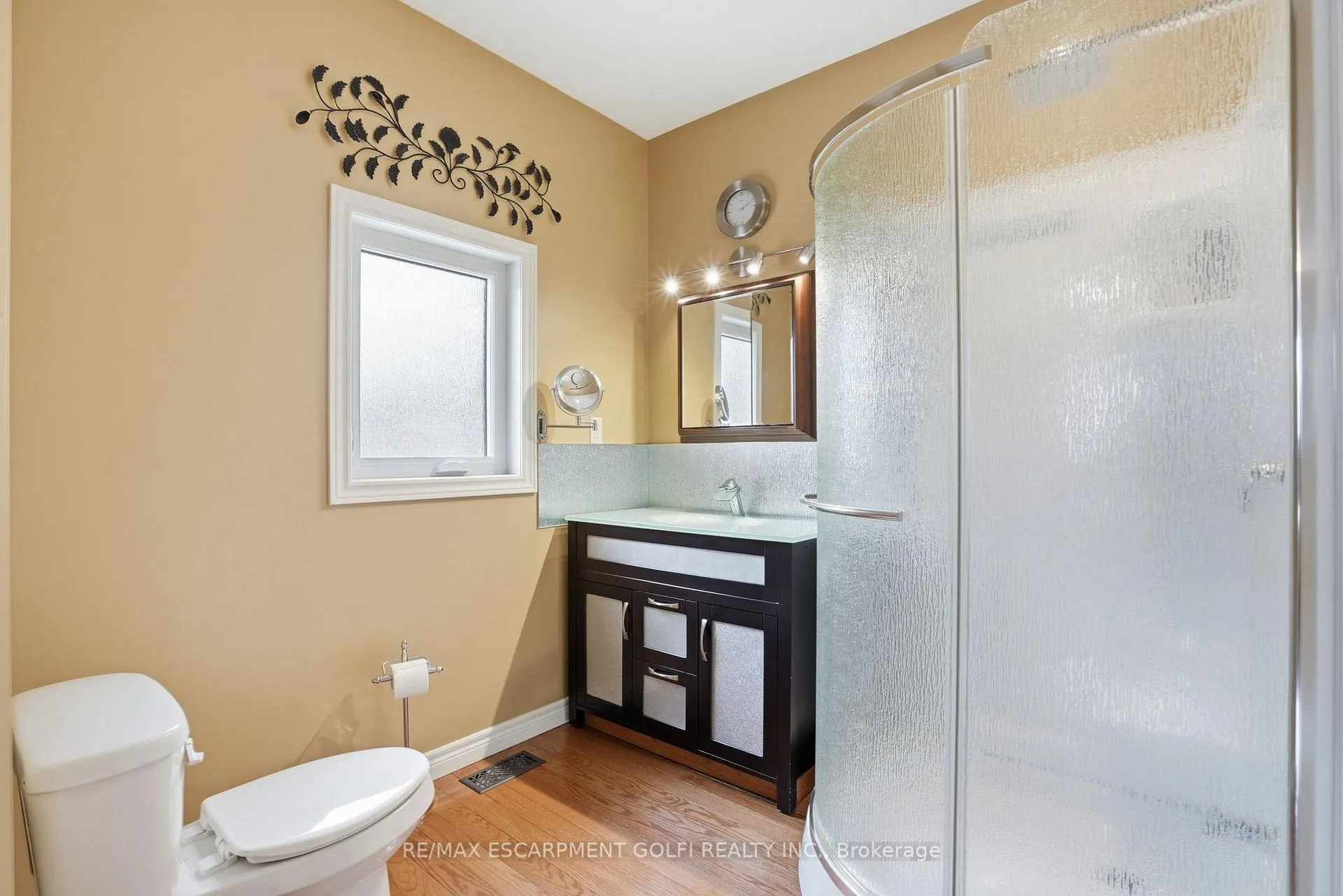 Photo 18 of 256 Highland Road W, Hamilton, Stoney Creek Mountain — HOMEH