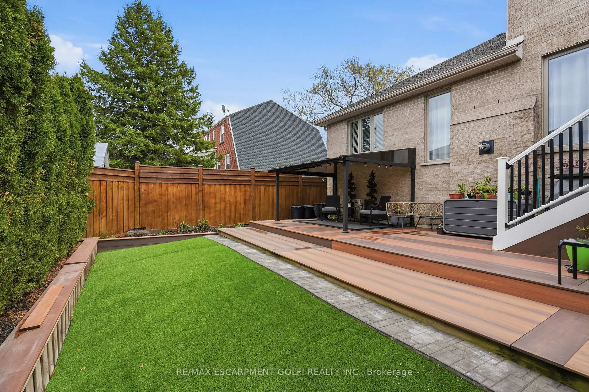 Photo 38 of 256 Highland Road W, Hamilton, Stoney Creek Mountain — HOMEH