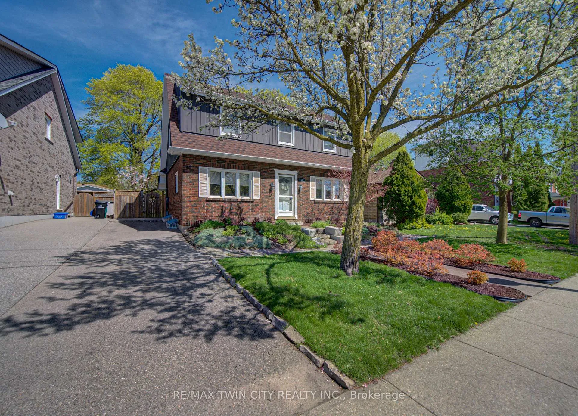Photo 3 of 53 Lincoln Avenue, Cambridge, Alison — HOMEH