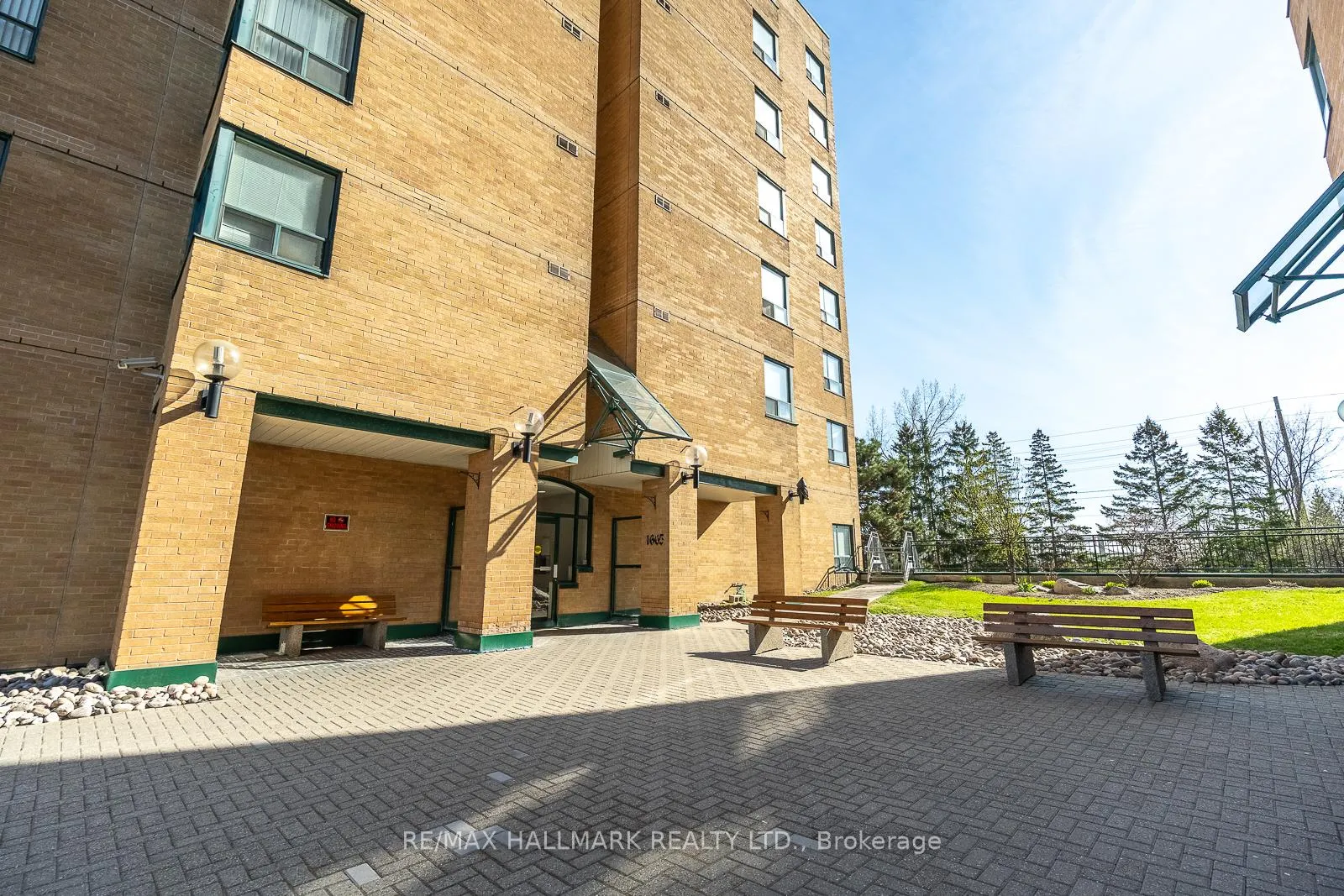 Photo 3 of Unit 103, 1665 Pickering Parkway, Pickering, Village East — HOMEH