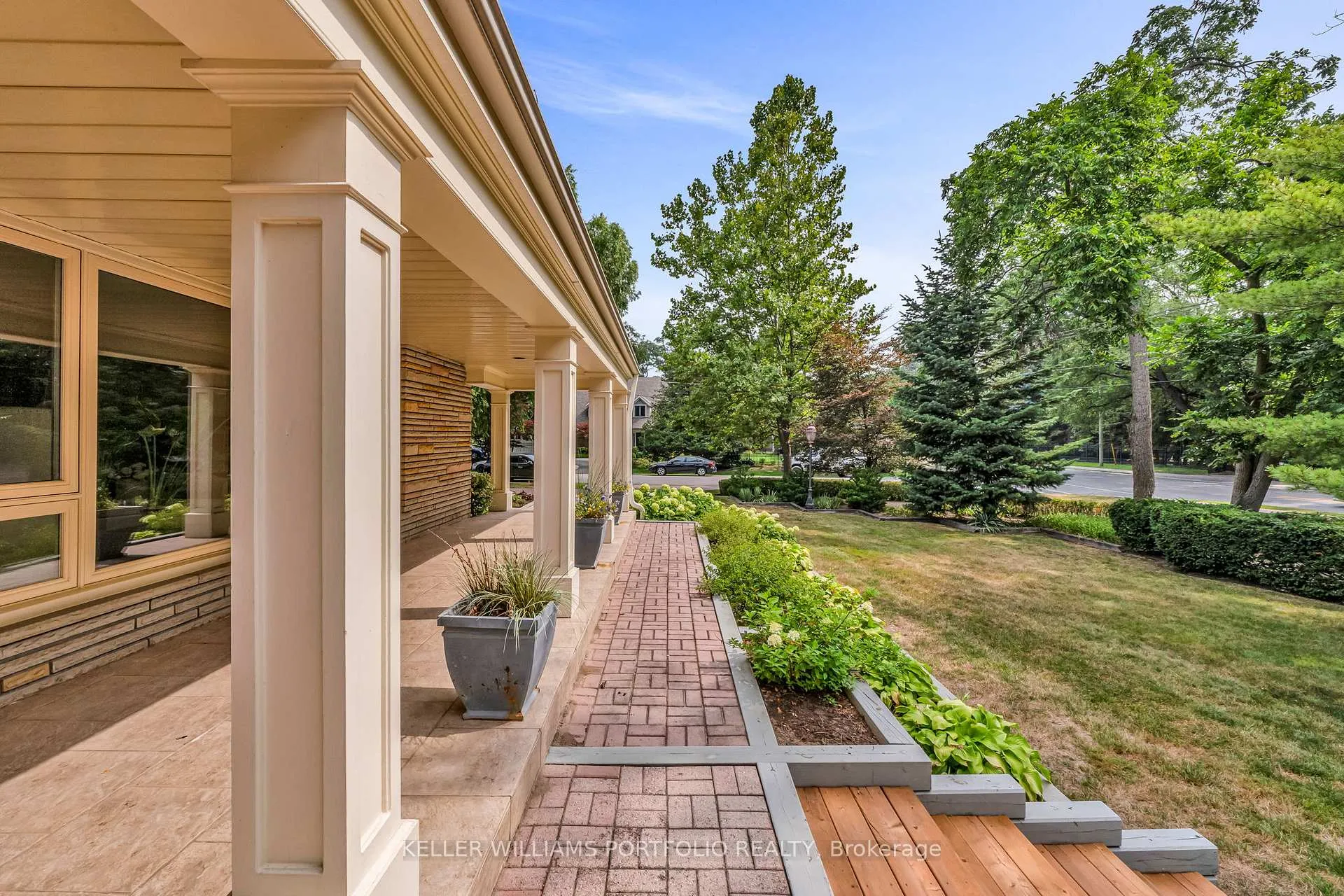 Photo 8 of 1123 Lakeshore Road E, Oakville, Old Oakville — HOMEH