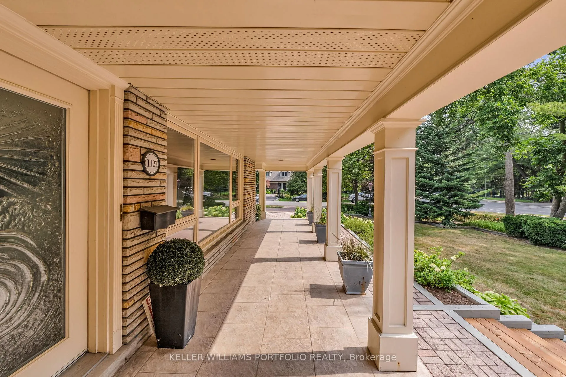 Photo 9 of 1123 Lakeshore Road E, Oakville, Old Oakville — HOMEH