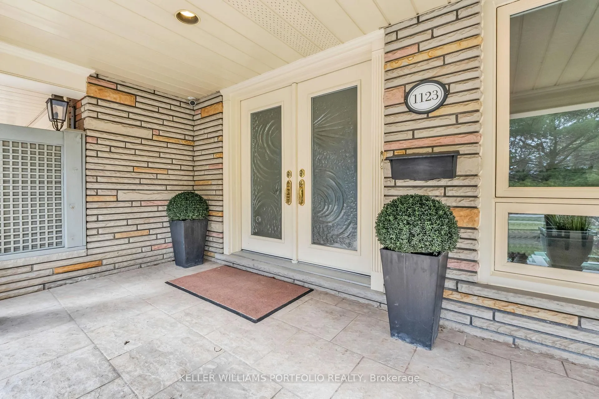 Photo 11 of 1123 Lakeshore Road E, Oakville, Old Oakville — HOMEH