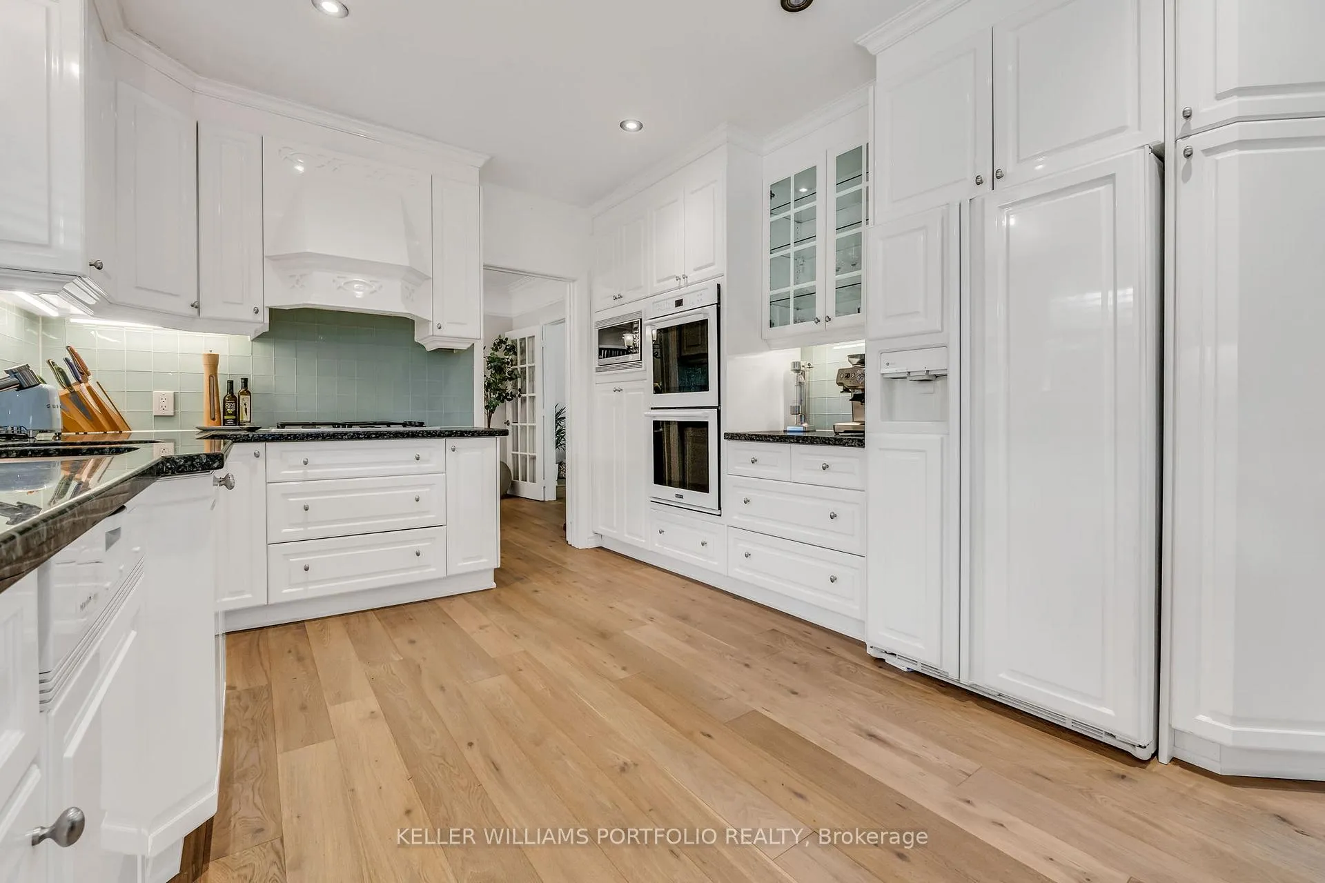 Photo 18 of 1123 Lakeshore Road E, Oakville, Old Oakville — HOMEH