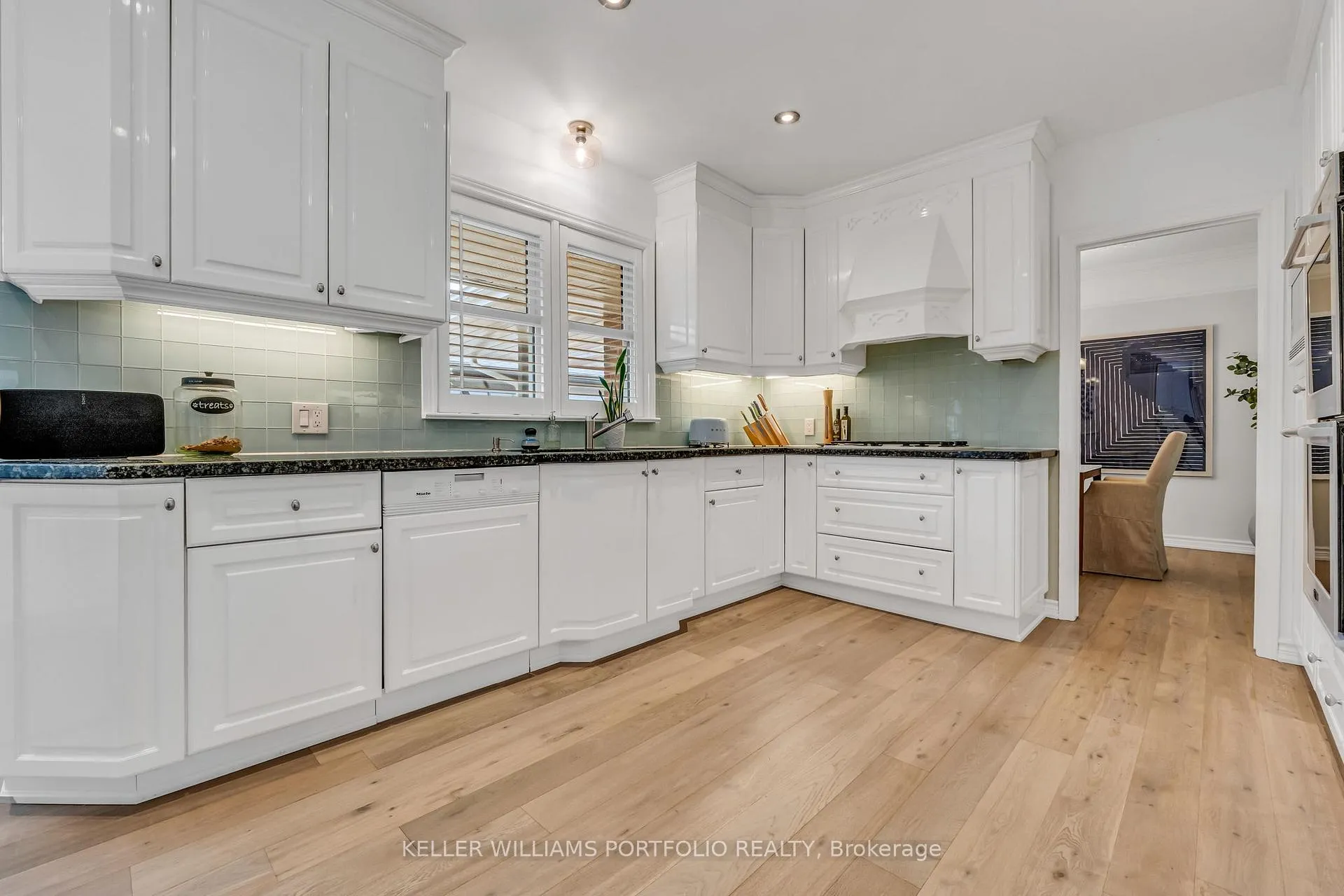 Photo 19 of 1123 Lakeshore Road E, Oakville, Old Oakville — HOMEH