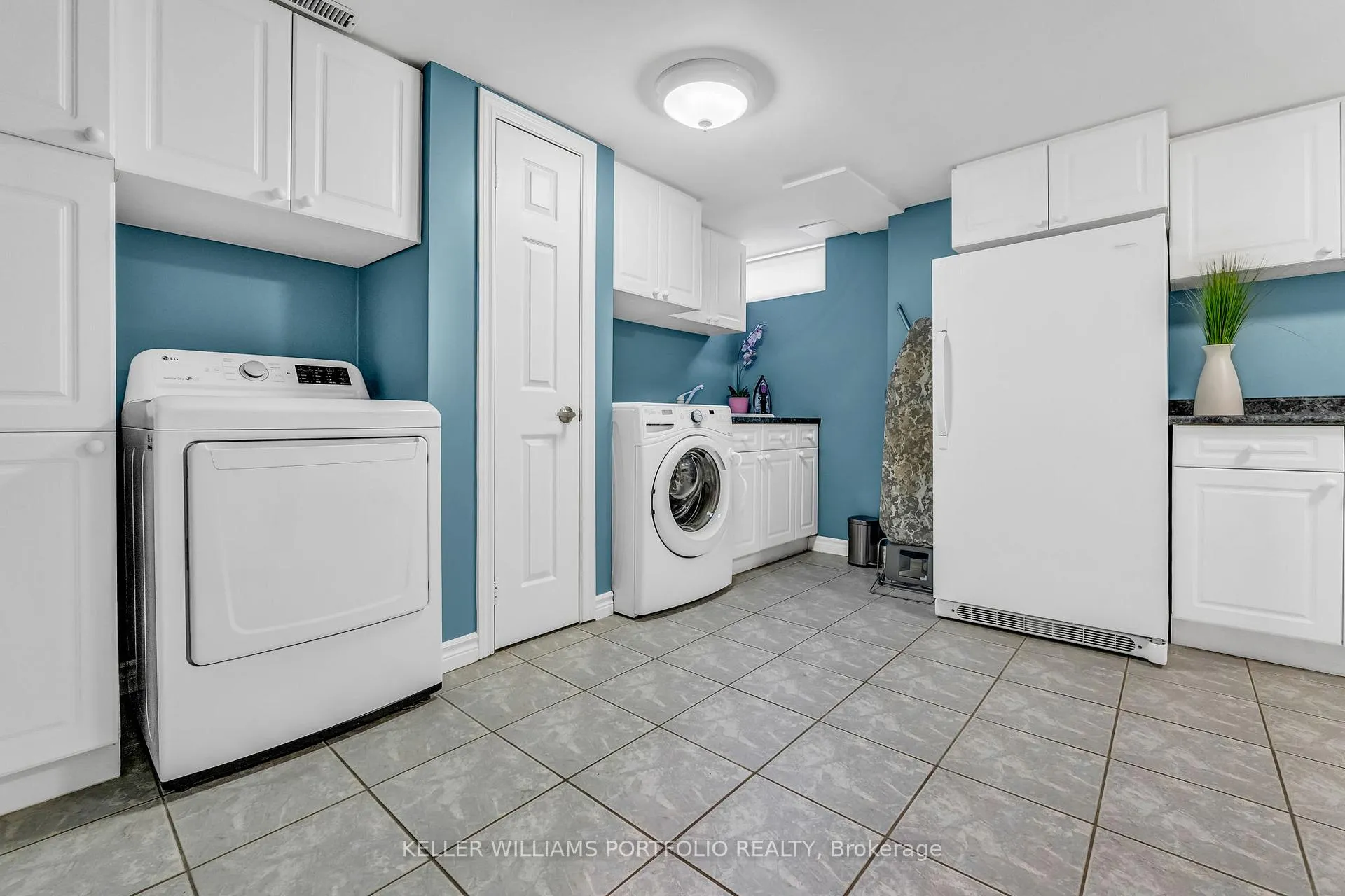 Photo 33 of 1123 Lakeshore Road E, Oakville, Old Oakville — HOMEH