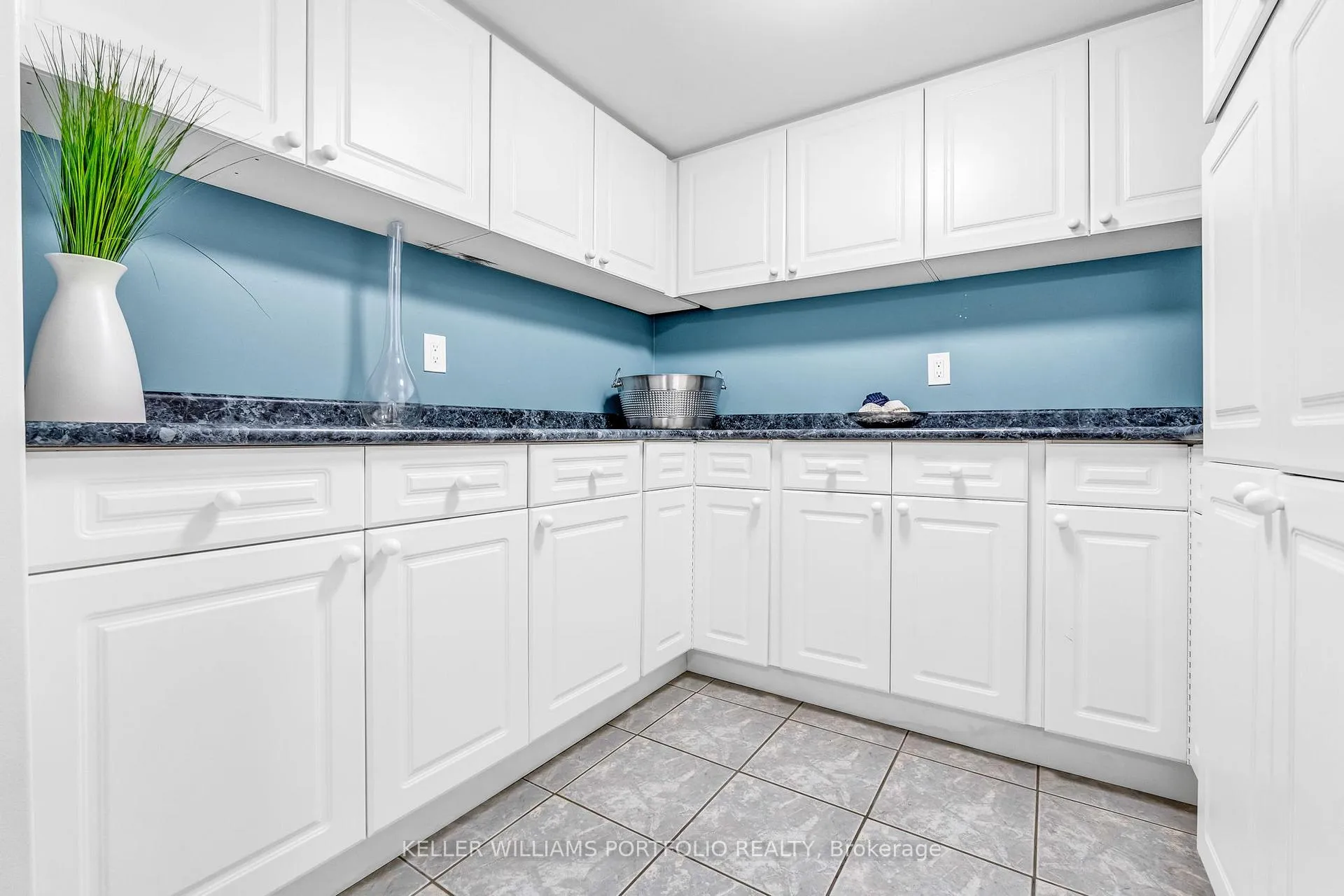 Photo 34 of 1123 Lakeshore Road E, Oakville, Old Oakville — HOMEH