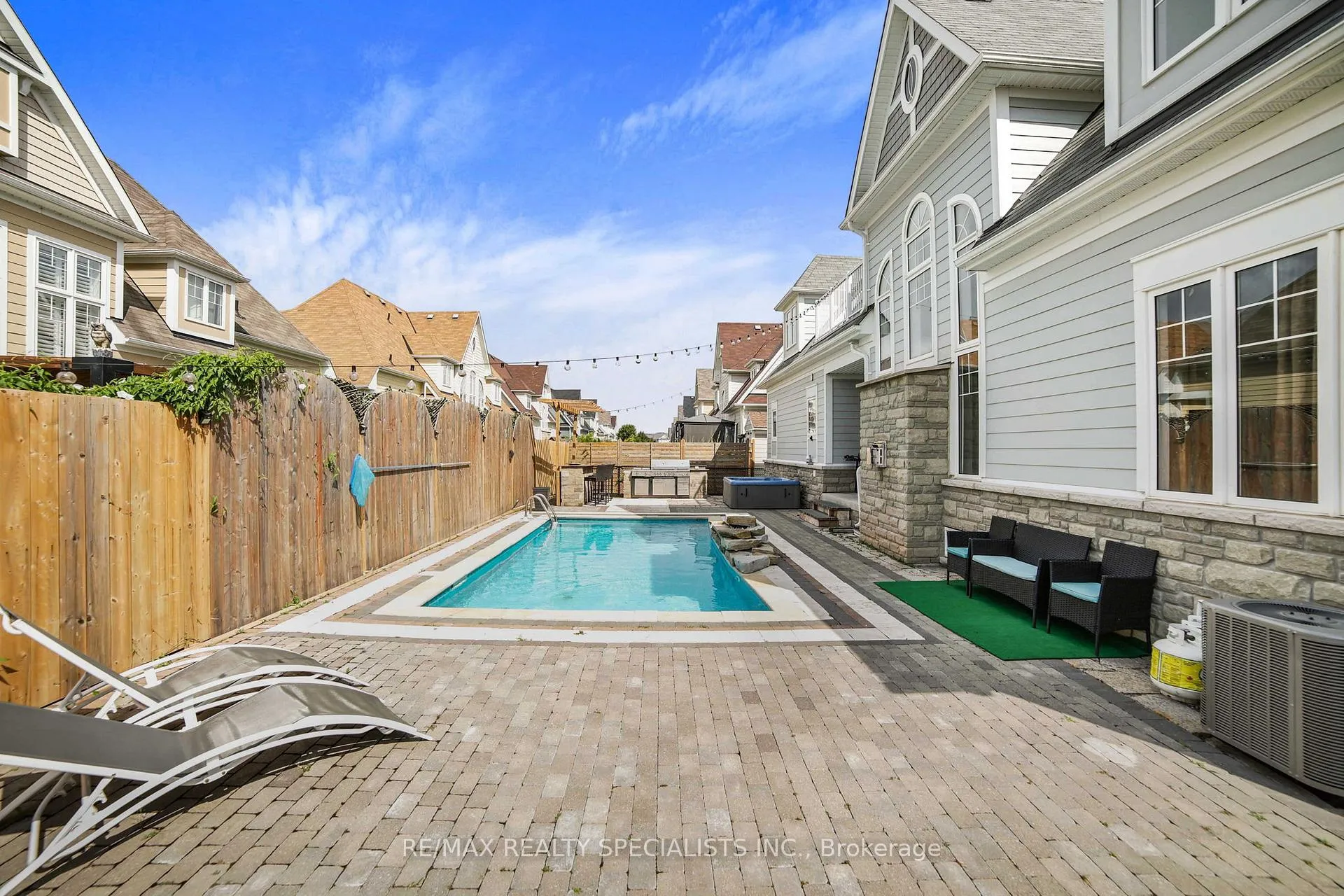 Photo 39 of 61 Riverwalk Place, Midland — HOMEH