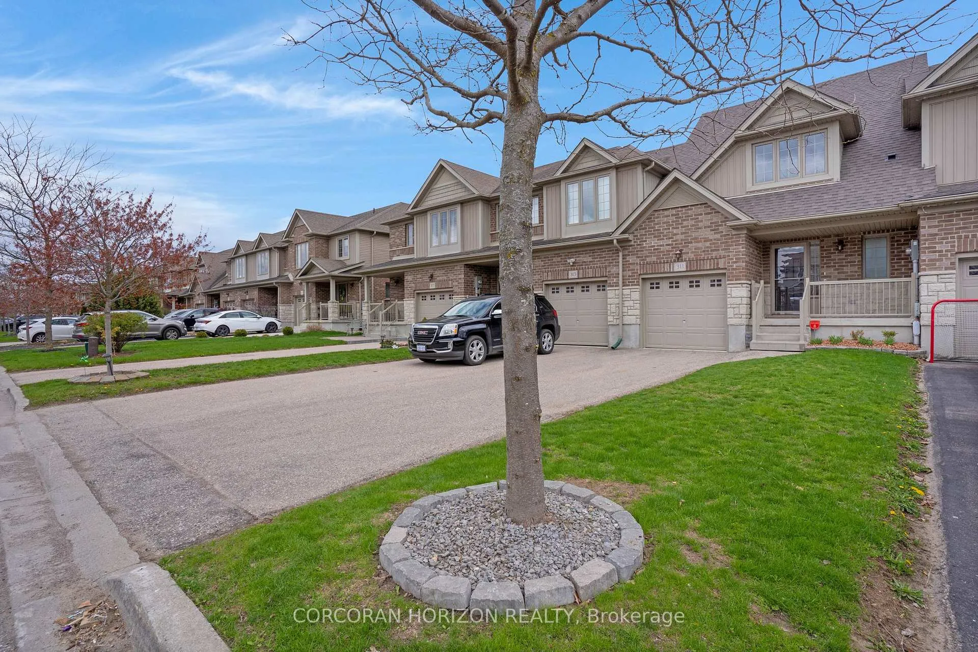 Photo 3 of 311 Vincent Drive, North Dumfries — HOMEH
