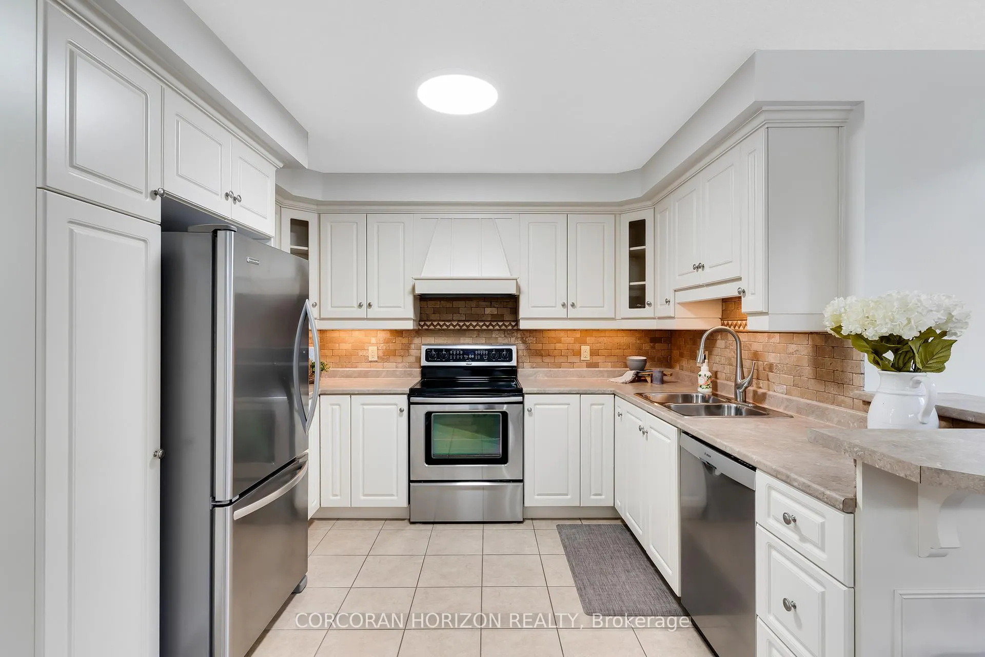 Photo 14 of 311 Vincent Drive, North Dumfries — HOMEH