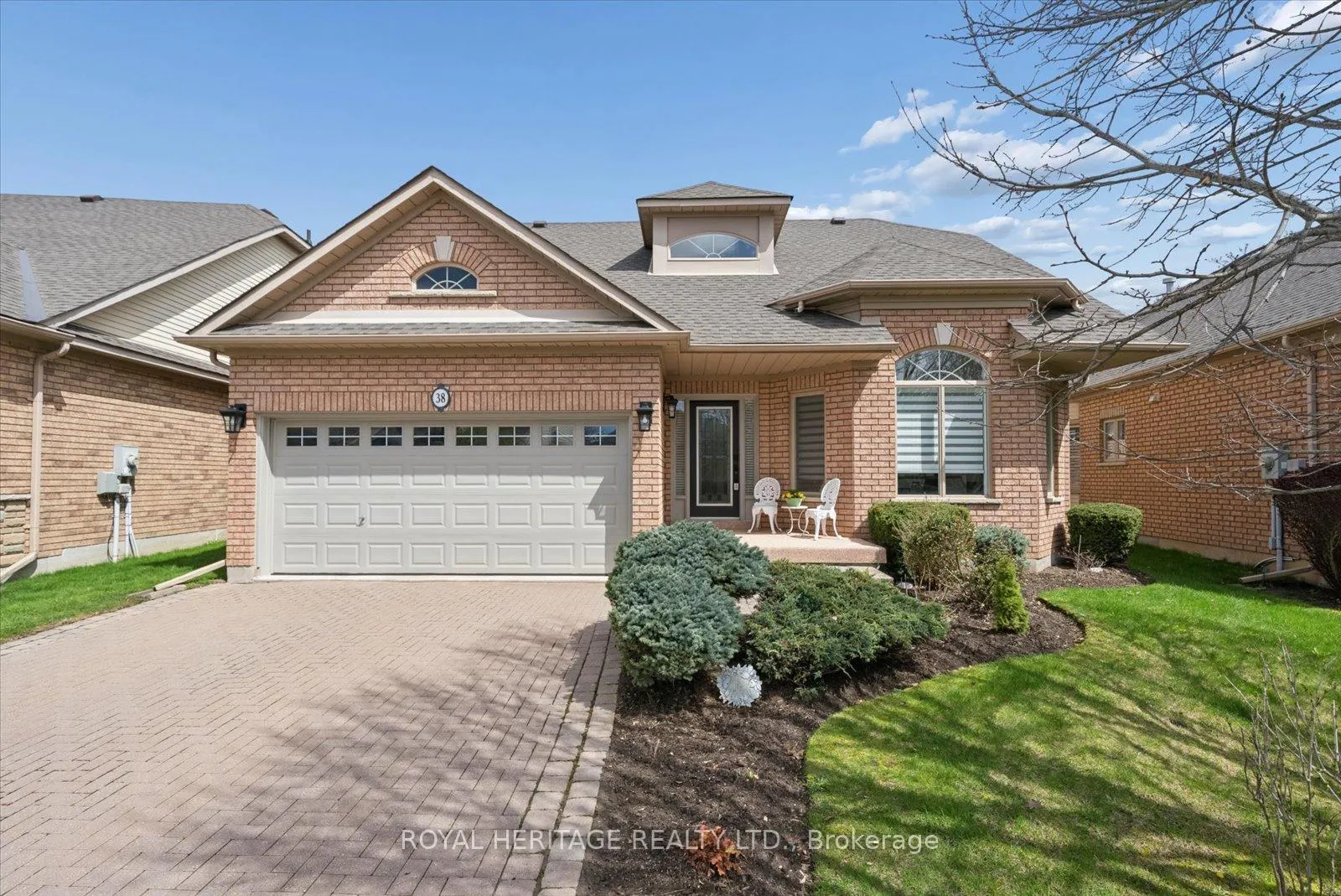 Photo 3 of 38 Briar Gate Way, New Tecumseth, Alliston — HOMEH