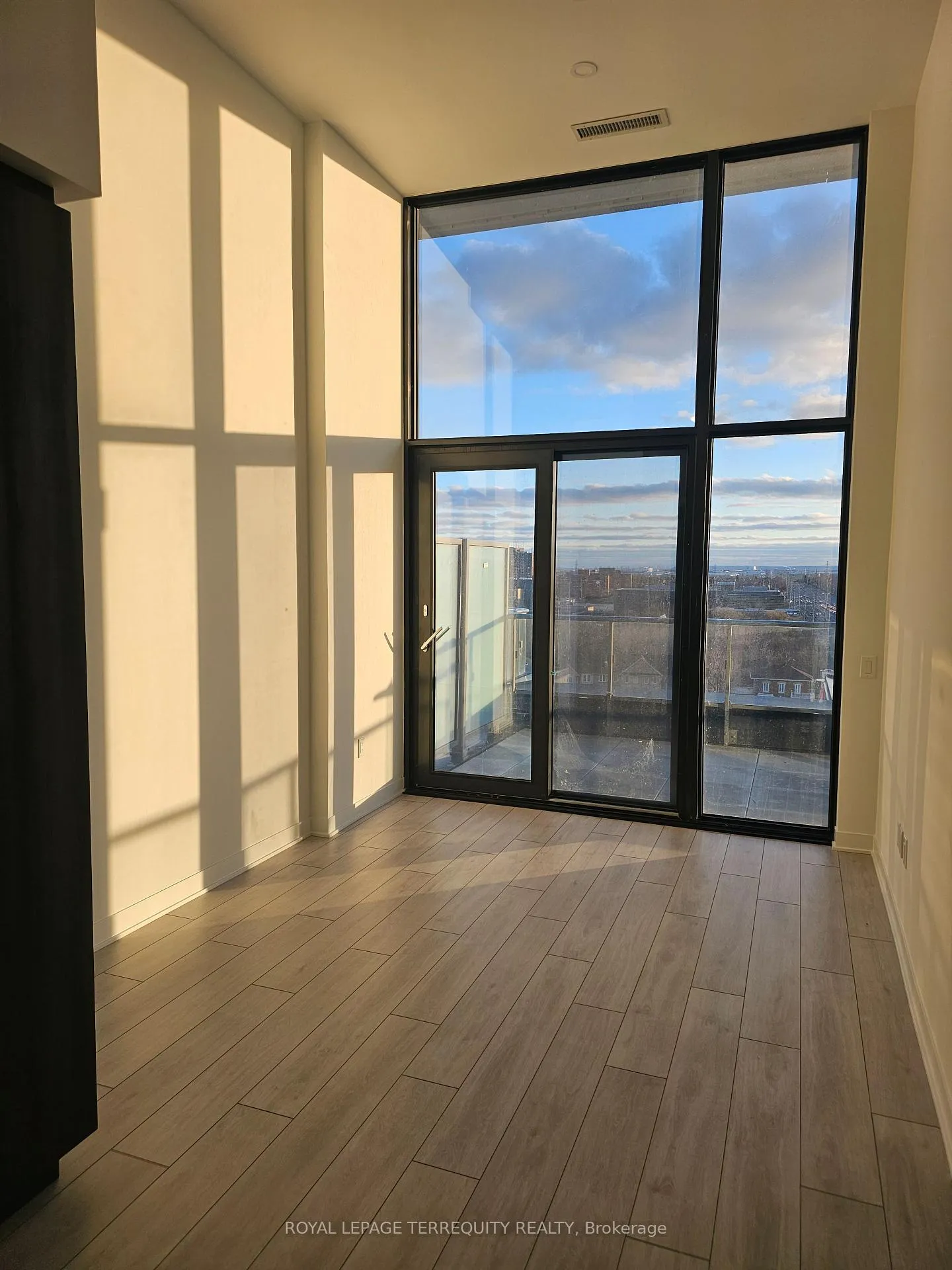 Photo 3 of Unit 802, 260 Malta Avenue, Brampton, Fletcher's Creek South — HOMEH