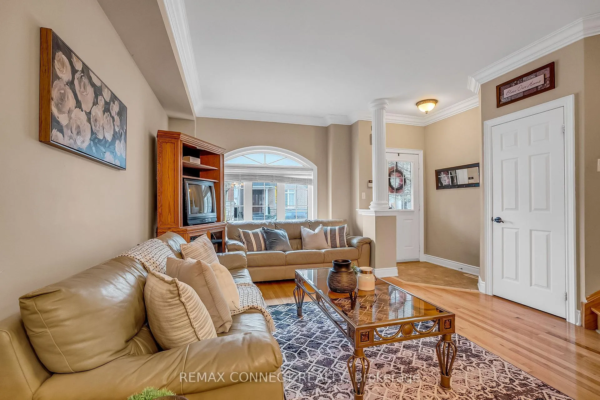 Photo 4 of 5 Terceira Circle, Toronto, Weston-Pellam Park — HOMEH