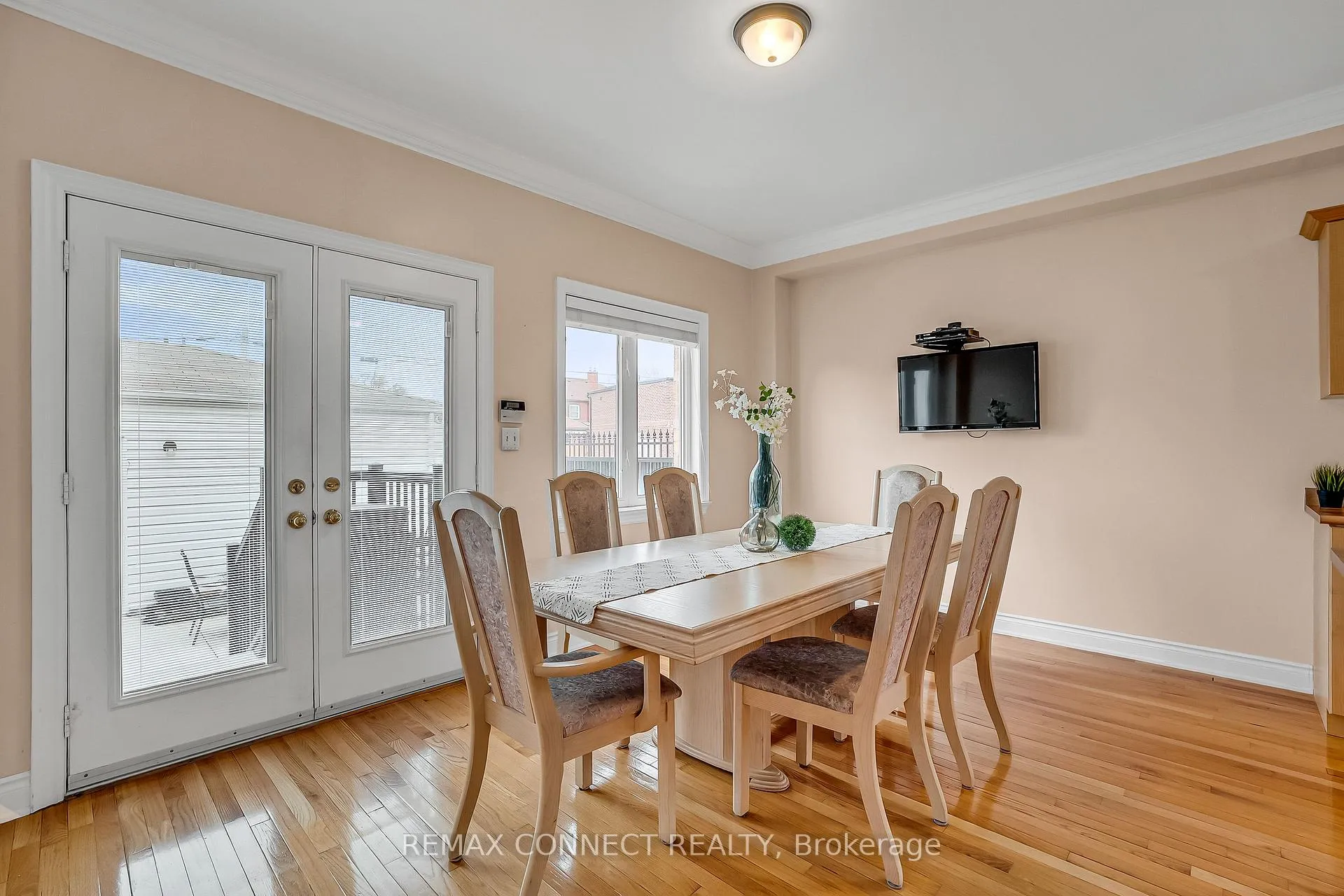 Photo 11 of 5 Terceira Circle, Toronto, Weston-Pellam Park — HOMEH