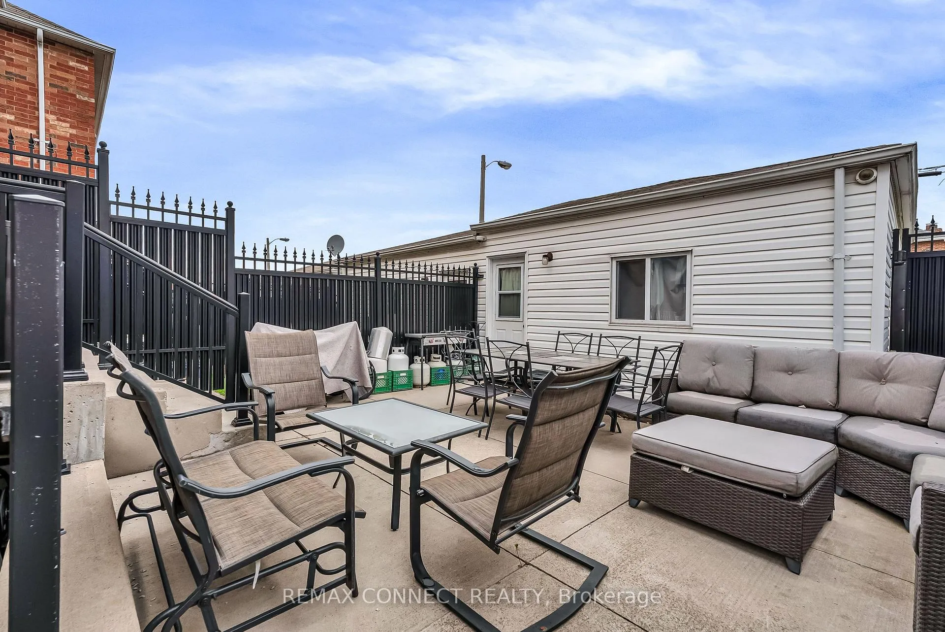 Photo 19 of 5 Terceira Circle, Toronto, Weston-Pellam Park — HOMEH