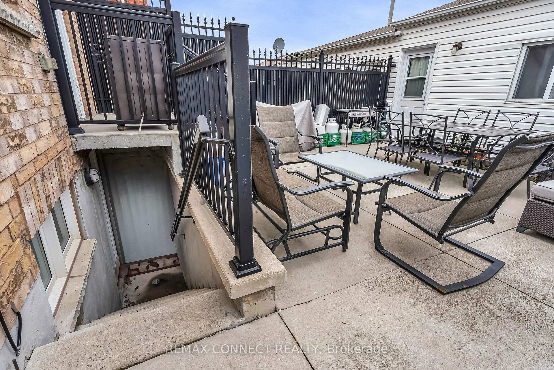 Photo 20 of 5 Terceira Circle, Toronto, Weston-Pellam Park — HOMEH