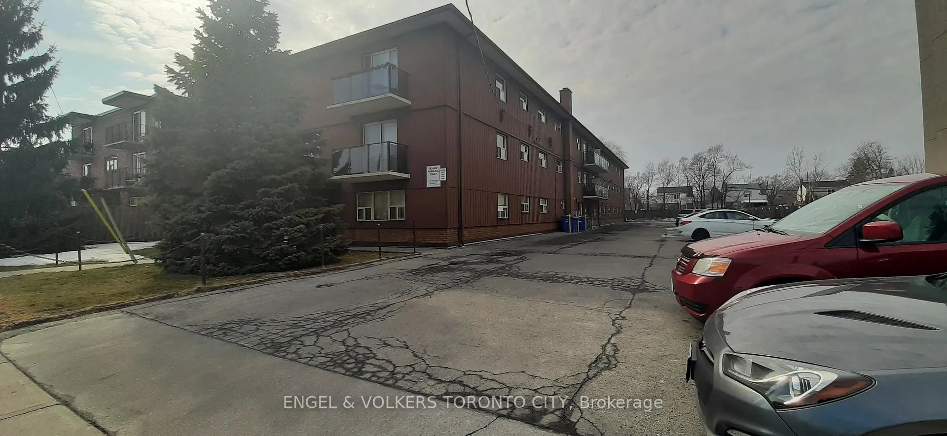 Photo 16 of Unit 208, 416 E 42nd Street, Hamilton, Hampton Heights — HOMEH