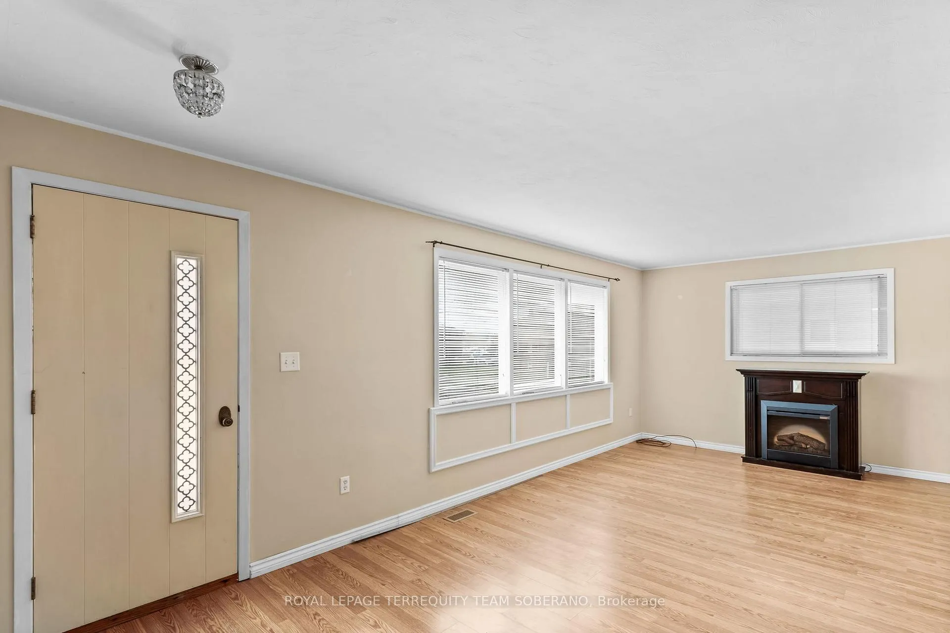 Photo 11 of 378 Elmgrove Avenue, Oshawa, Vanier — HOMEH