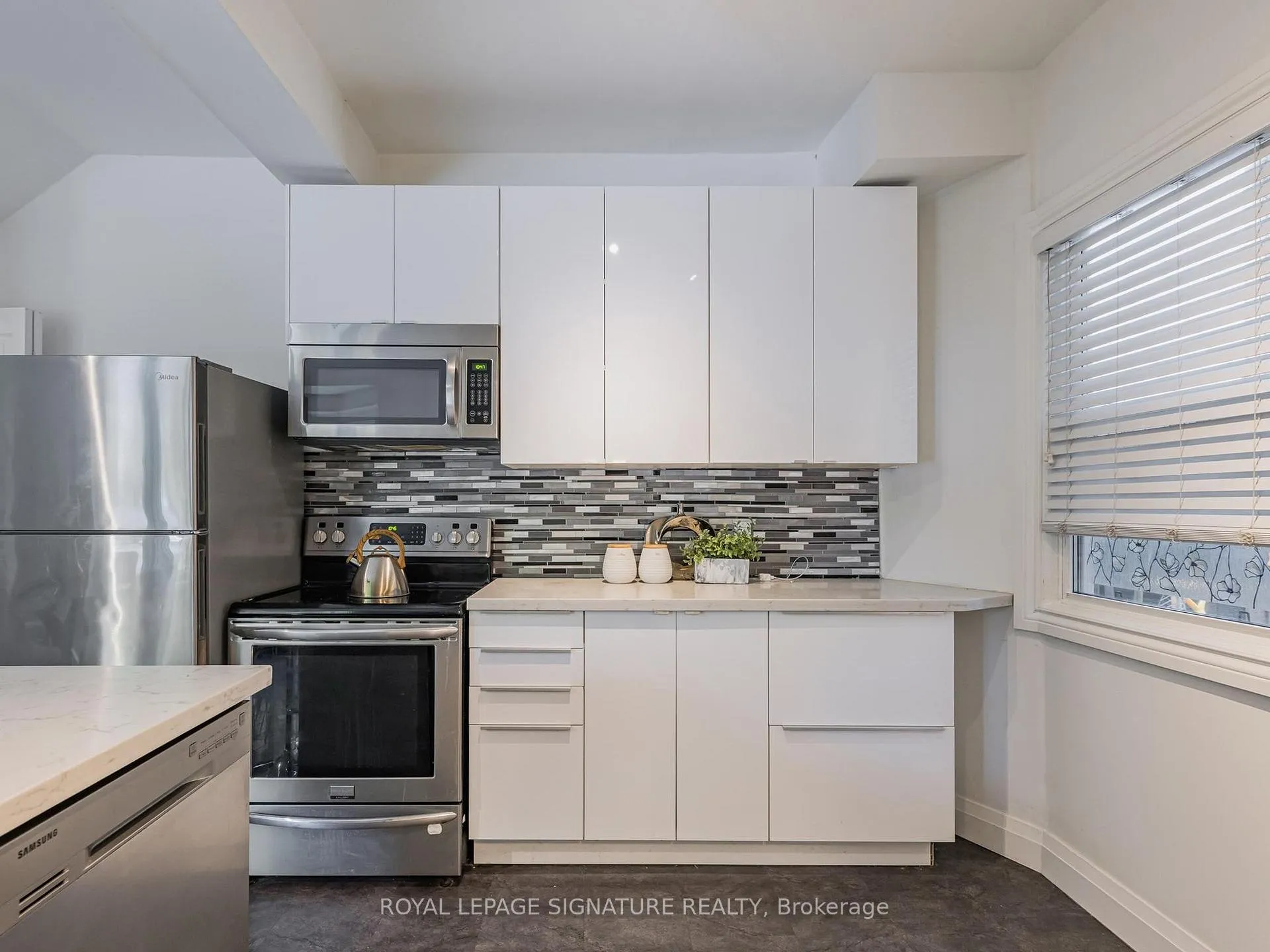 Photo 11 of 8 Fairford Avenue, Toronto, Greenwood-Coxwell — HOMEH