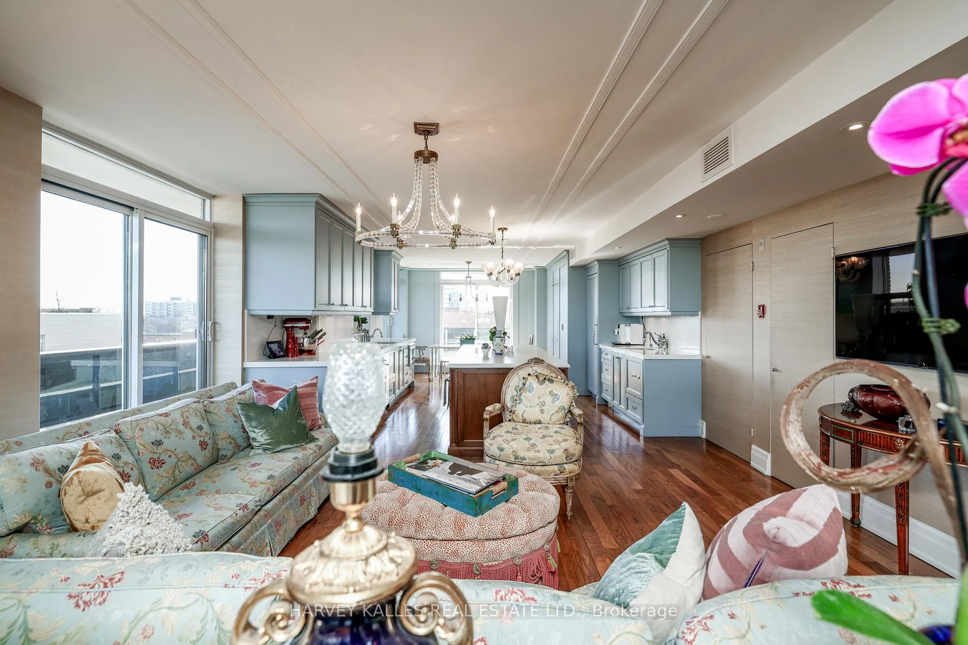 Photo 4 of Unit 801, 2600 Bathurst Street, Toronto, Englemount-Lawrence — HOMEH
