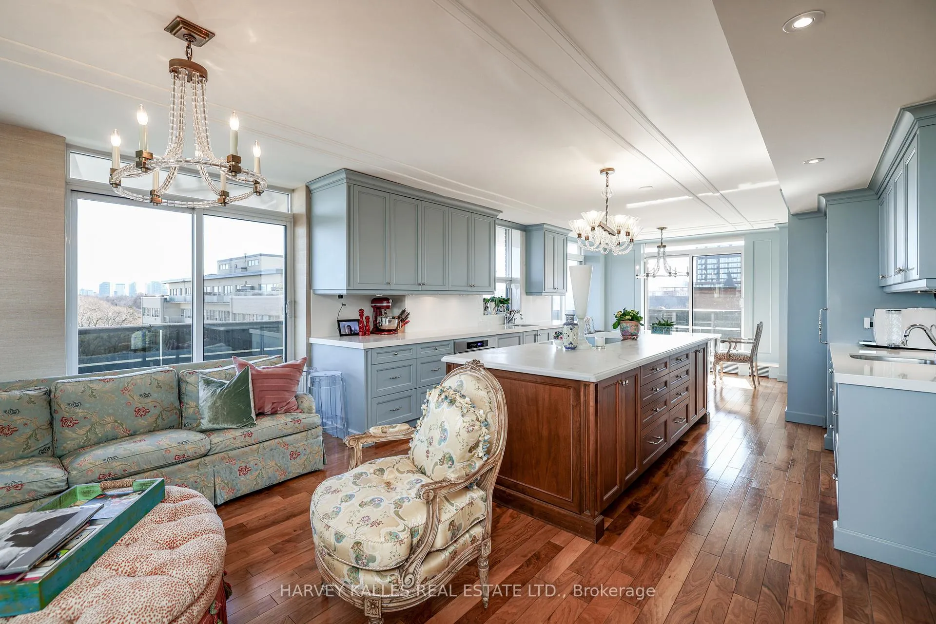 Photo 5 of Unit 801, 2600 Bathurst Street, Toronto, Englemount-Lawrence — HOMEH