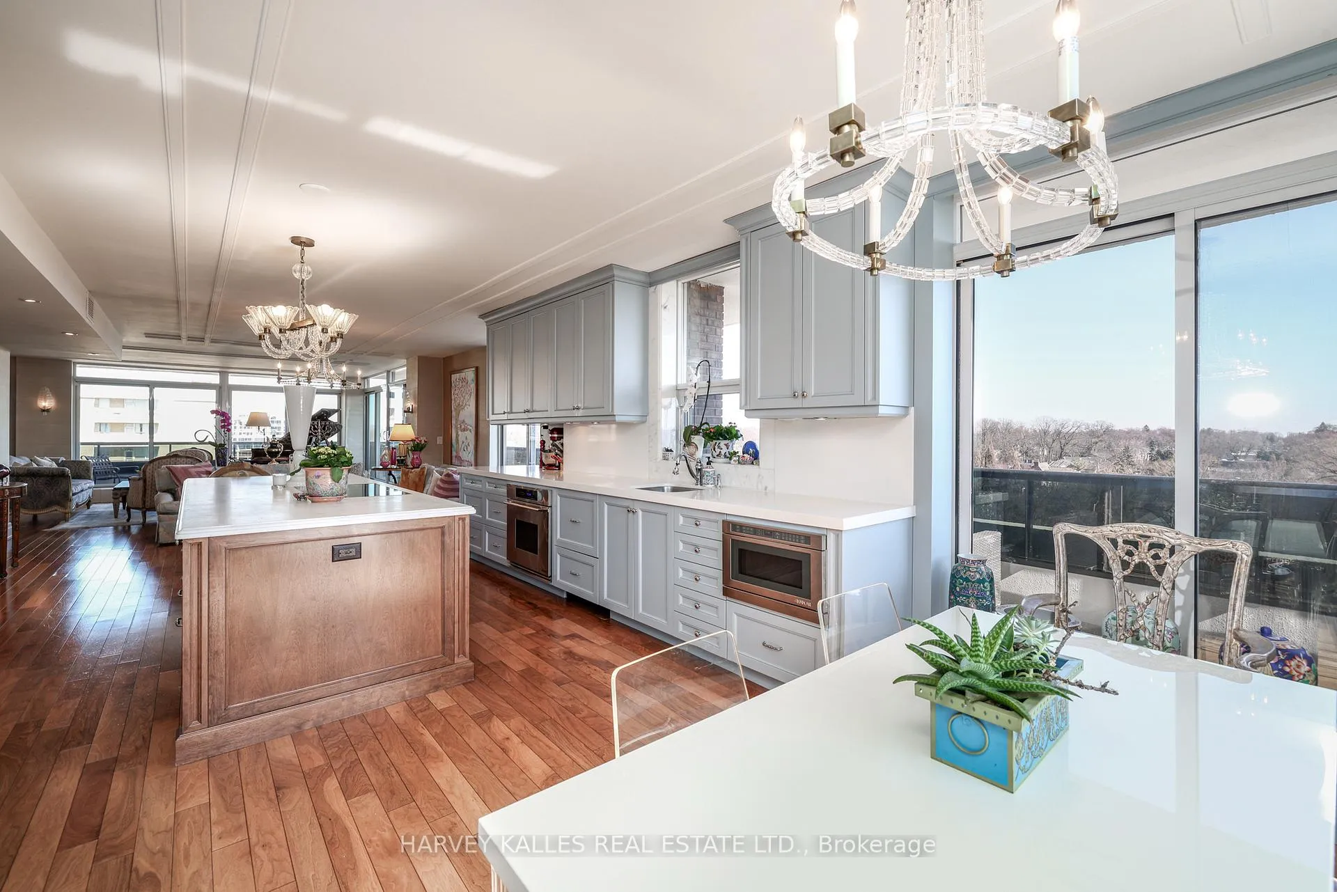 Photo 7 of Unit 801, 2600 Bathurst Street, Toronto, Englemount-Lawrence — HOMEH