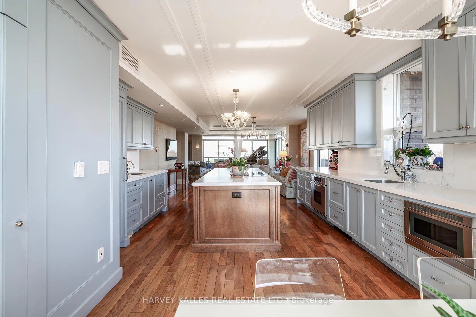 Photo 8 of Unit 801, 2600 Bathurst Street, Toronto, Englemount-Lawrence — HOMEH
