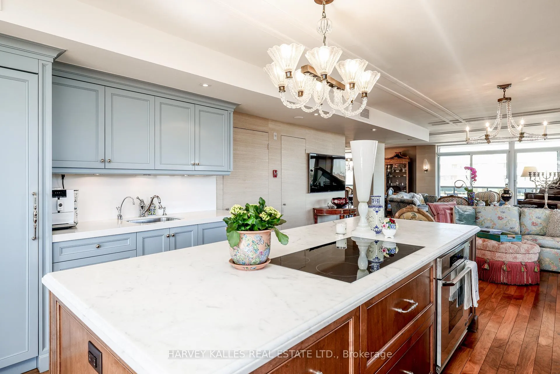 Photo 9 of Unit 801, 2600 Bathurst Street, Toronto, Englemount-Lawrence — HOMEH