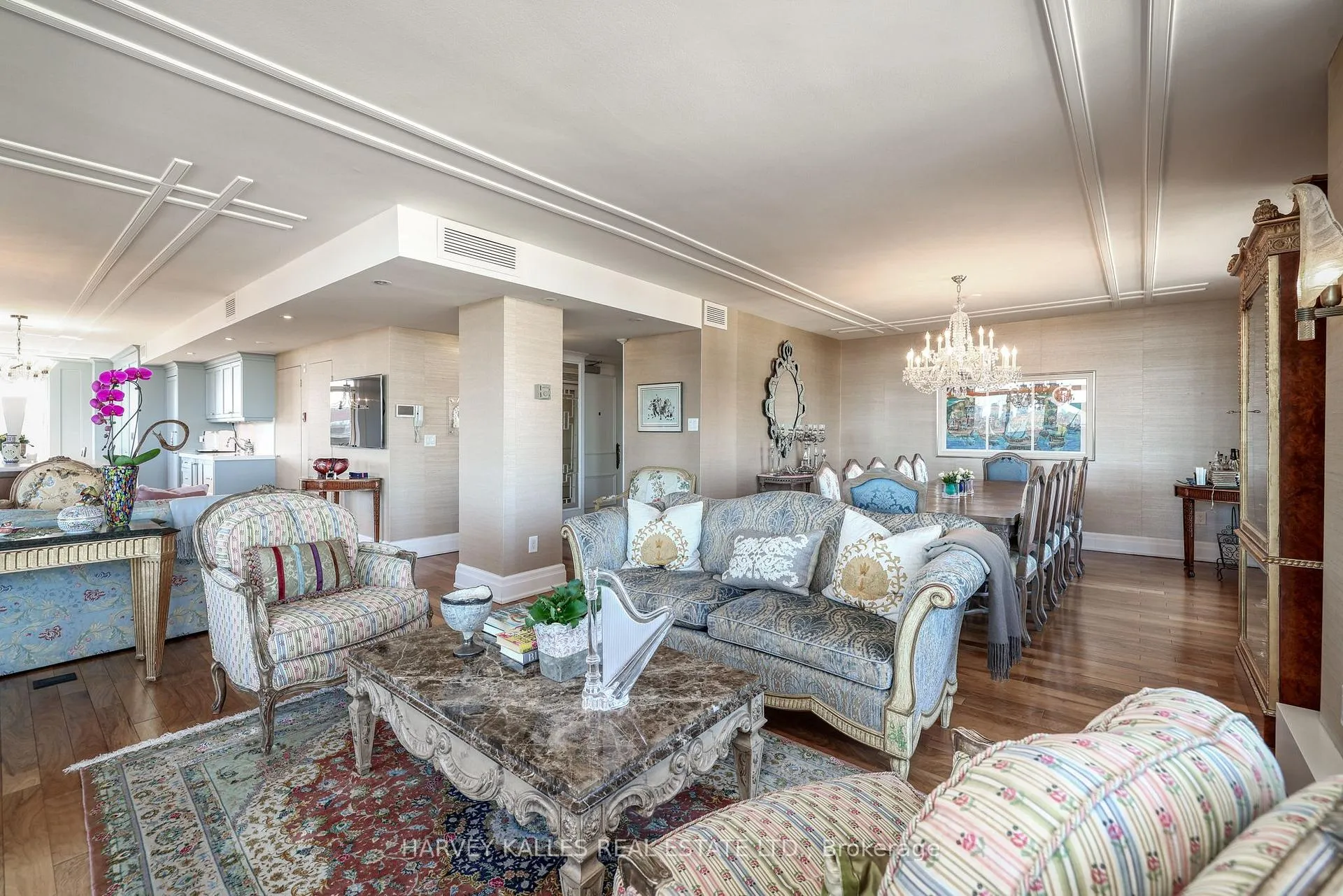 Photo 11 of Unit 801, 2600 Bathurst Street, Toronto, Englemount-Lawrence — HOMEH