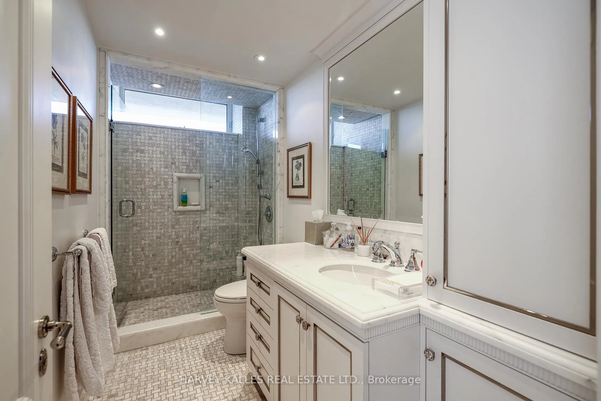 Photo 15 of Unit 801, 2600 Bathurst Street, Toronto, Englemount-Lawrence — HOMEH