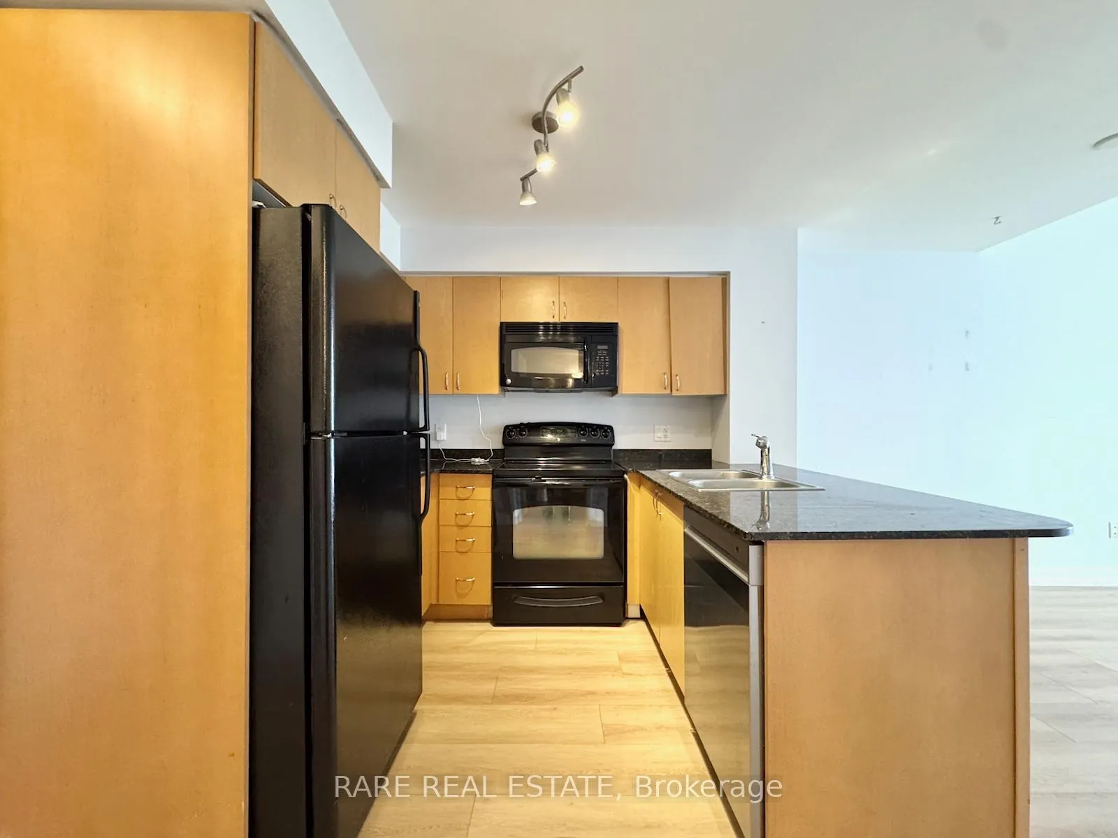 Photo 3 of Unit 3304, 2191 Yonge Street, Toronto, Mount Pleasant West — HOMEH