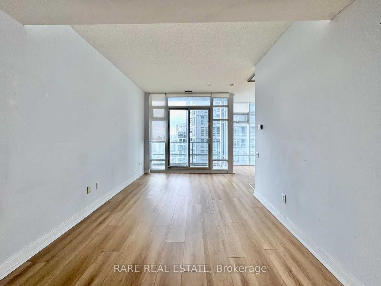 Photo 4 of Unit 3304, 2191 Yonge Street, Toronto, Mount Pleasant West — HOMEH