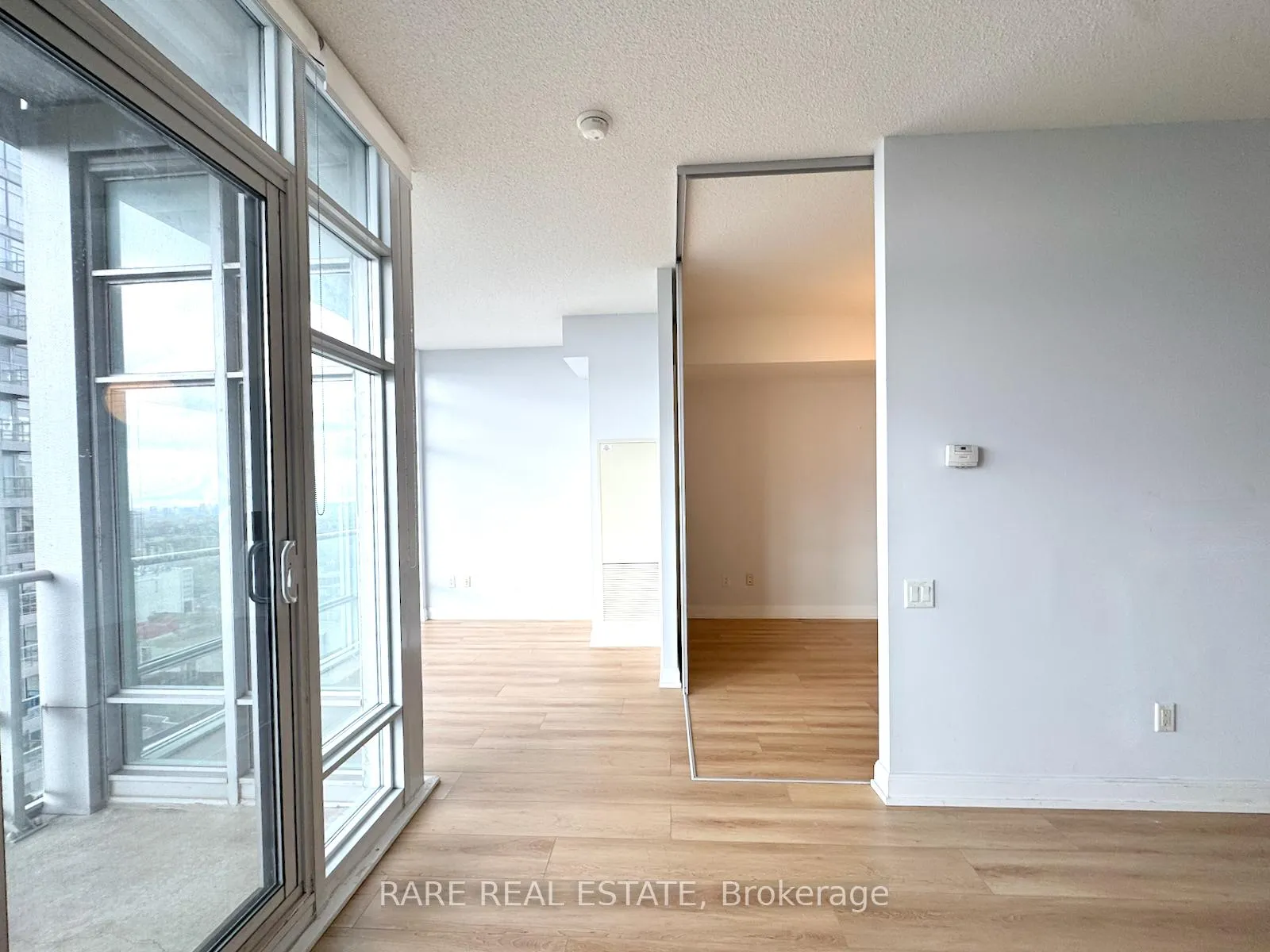 Photo 6 of Unit 3304, 2191 Yonge Street, Toronto, Mount Pleasant West — HOMEH