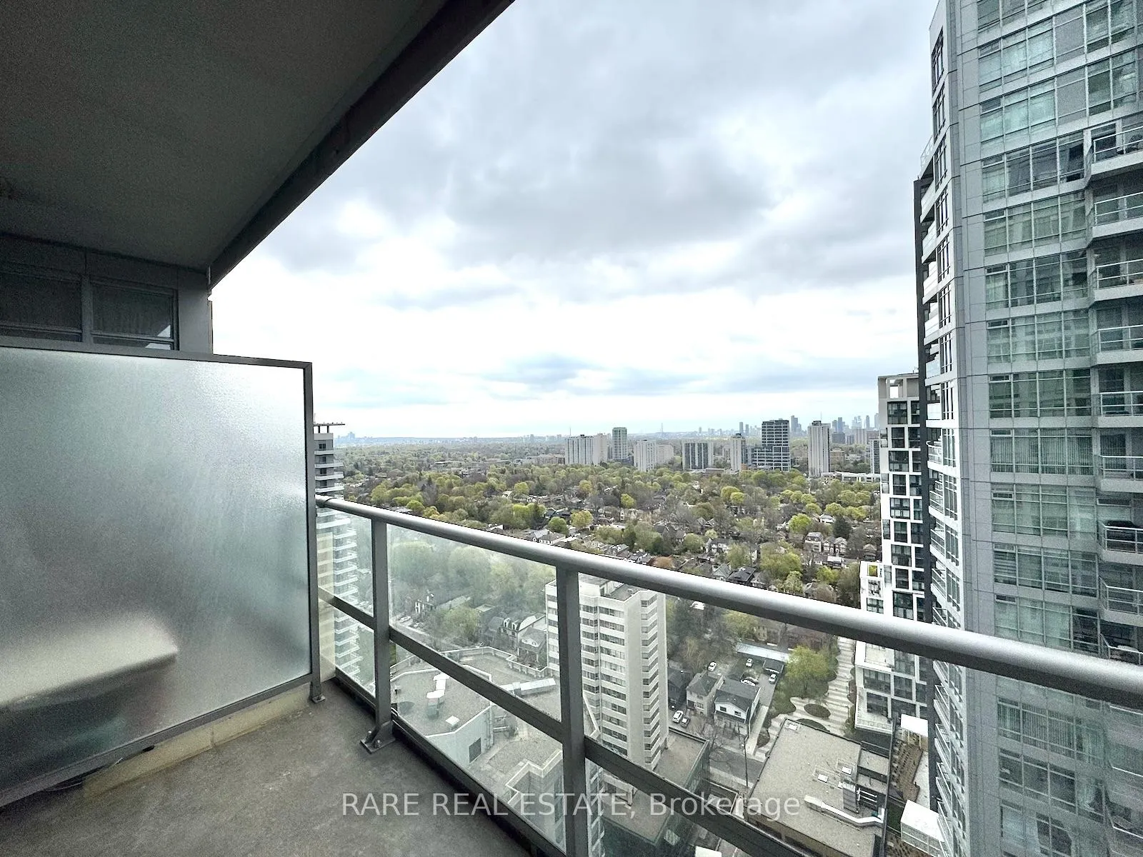 Photo 11 of Unit 3304, 2191 Yonge Street, Toronto, Mount Pleasant West — HOMEH