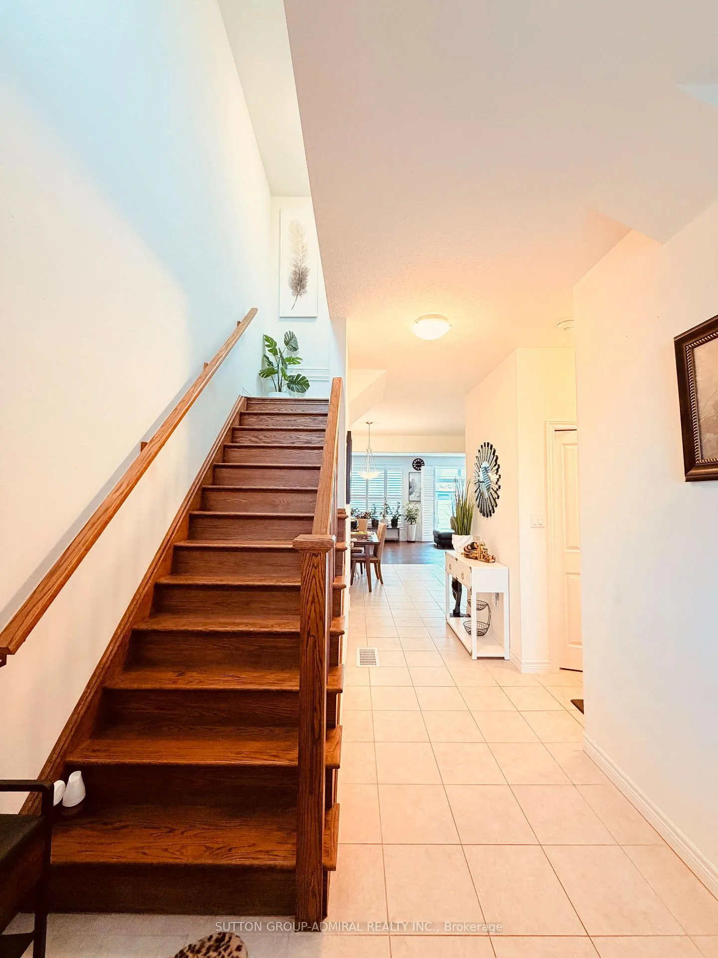 Photo 2 of 14 Crossbridge Avenue, Kitchener — HOMEH