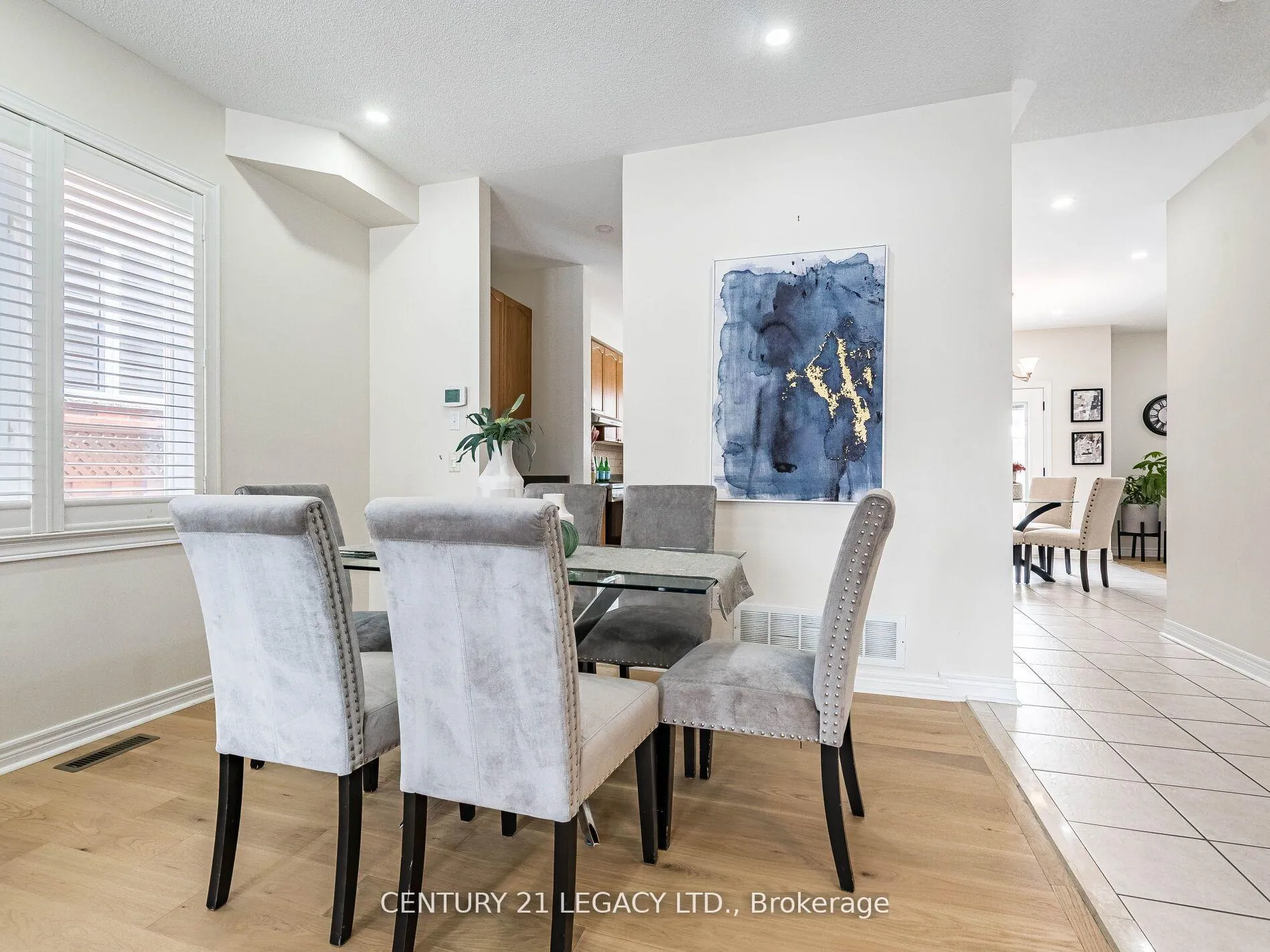 Photo 4 of 3 Bowsfield Drive, Brampton, Vales of Castlemore — HOMEH