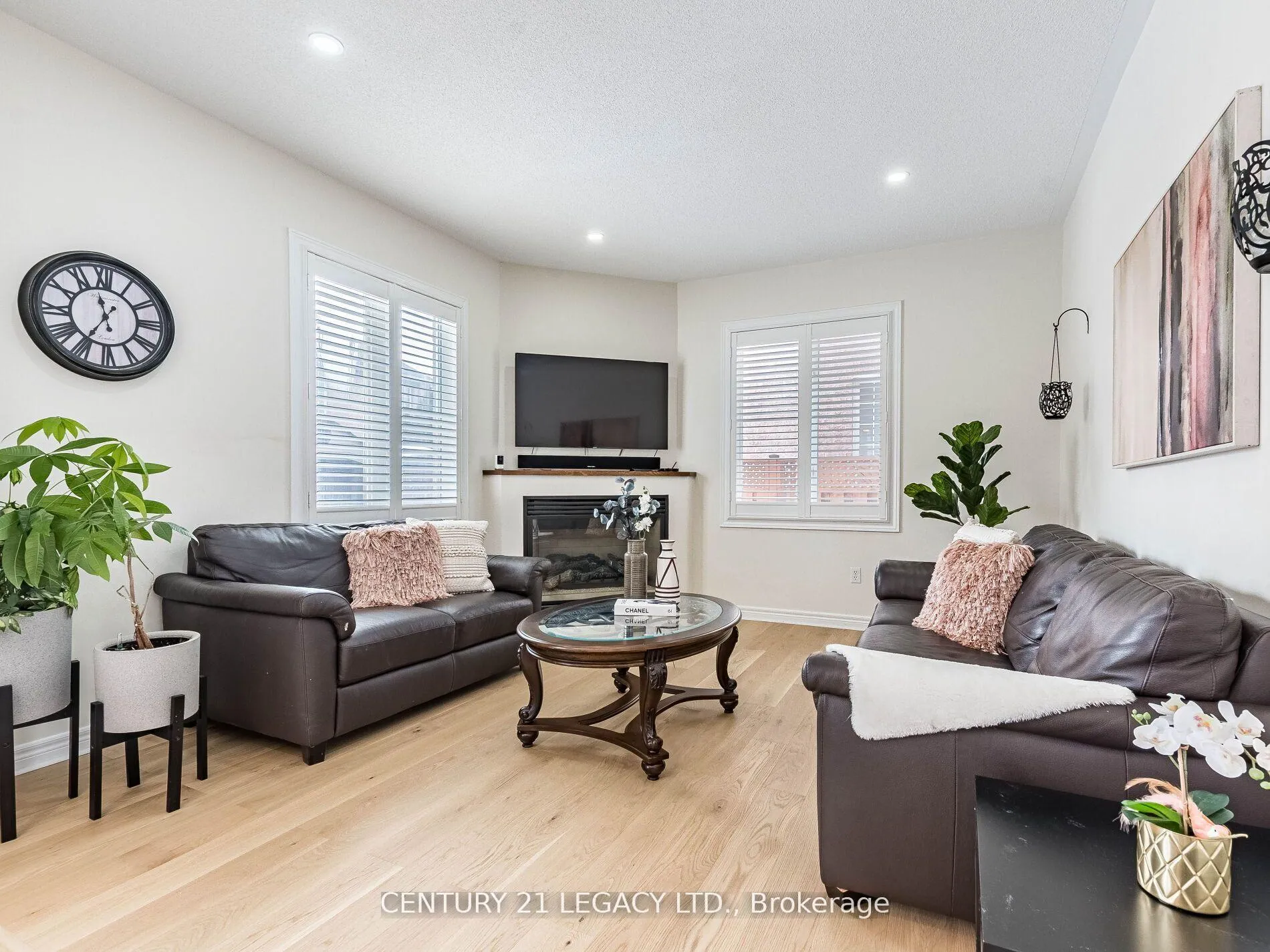 Photo 6 of 3 Bowsfield Drive, Brampton, Vales of Castlemore — HOMEH