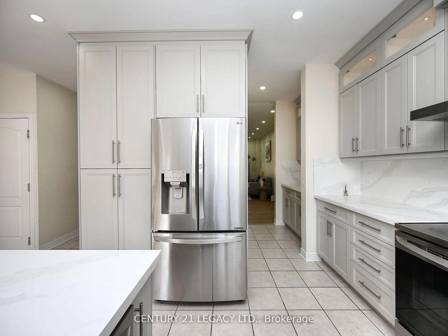 Photo 8 of 3 Bowsfield Drive, Brampton, Vales of Castlemore — HOMEH