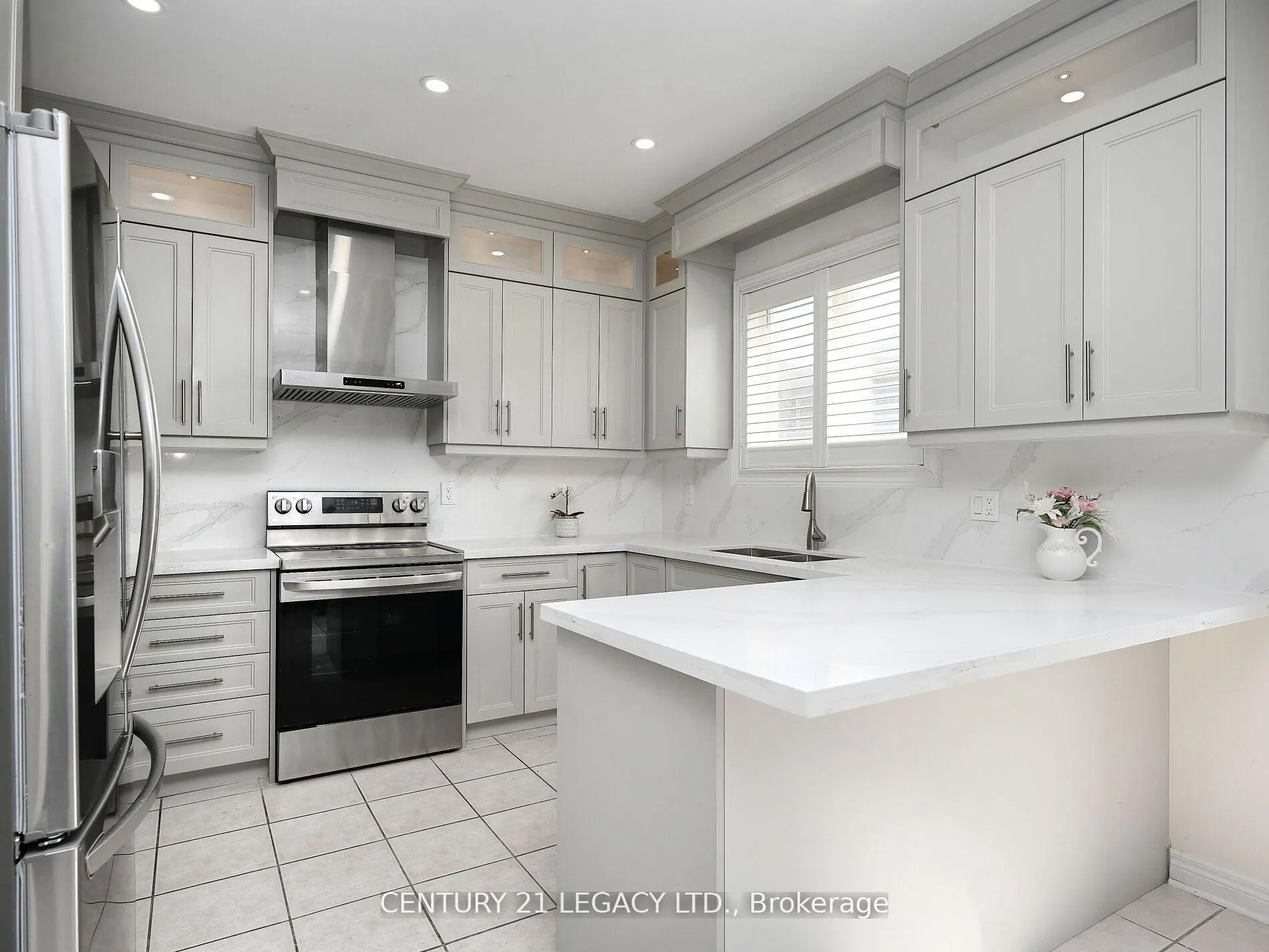 Photo 10 of 3 Bowsfield Drive, Brampton, Vales of Castlemore — HOMEH