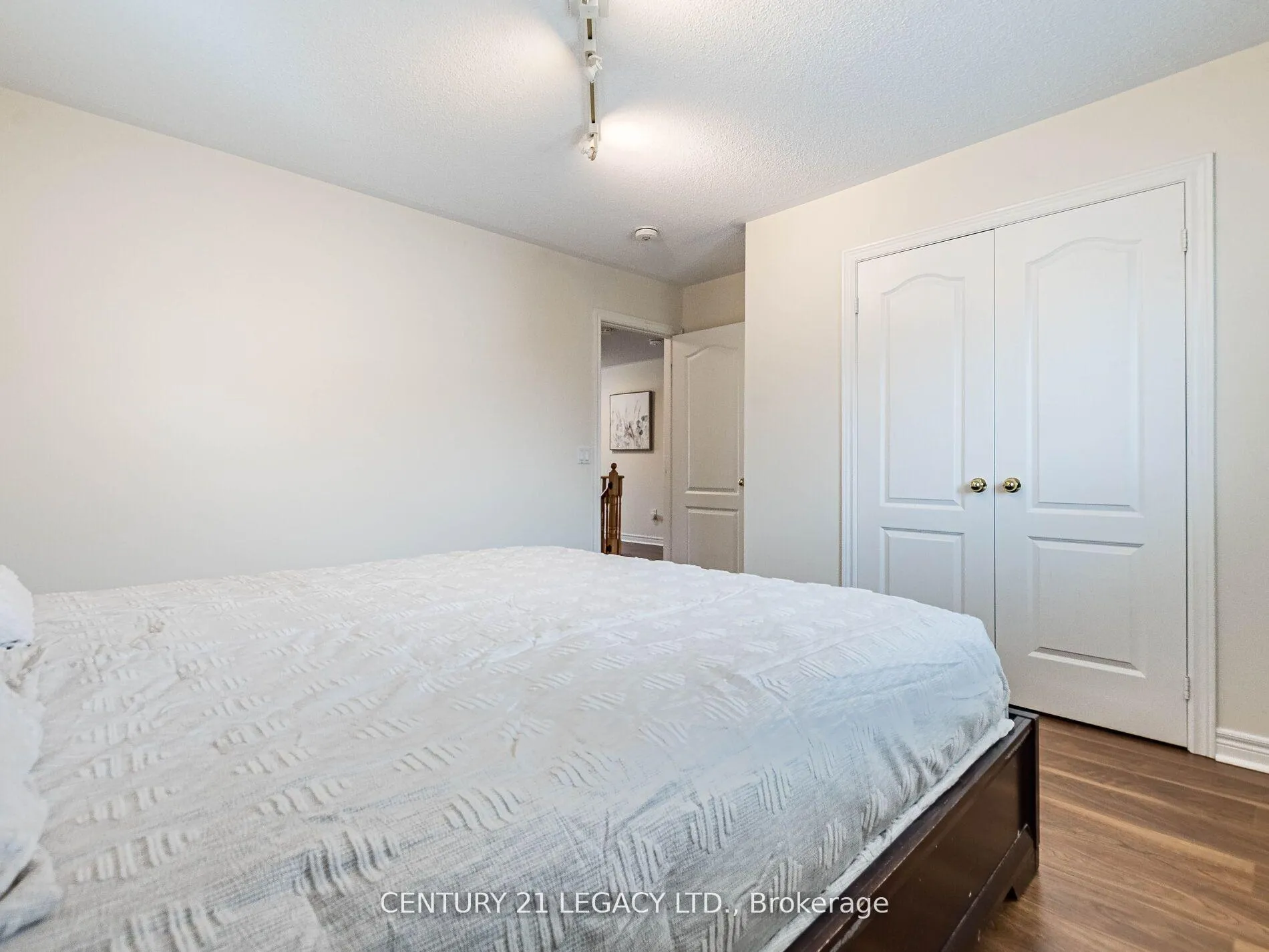 Photo 11 of 3 Bowsfield Drive, Brampton, Vales of Castlemore — HOMEH