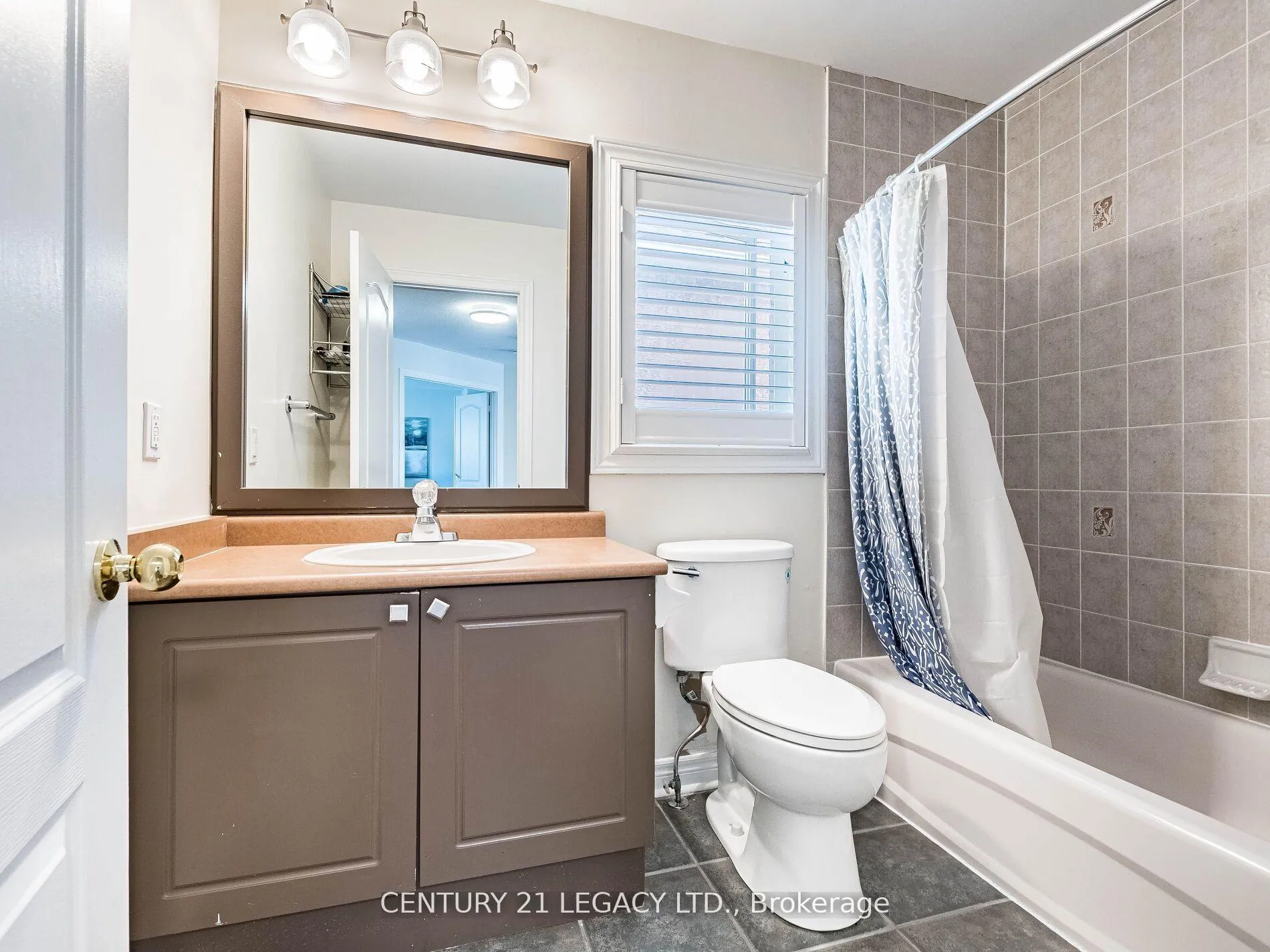 Photo 12 of 3 Bowsfield Drive, Brampton, Vales of Castlemore — HOMEH