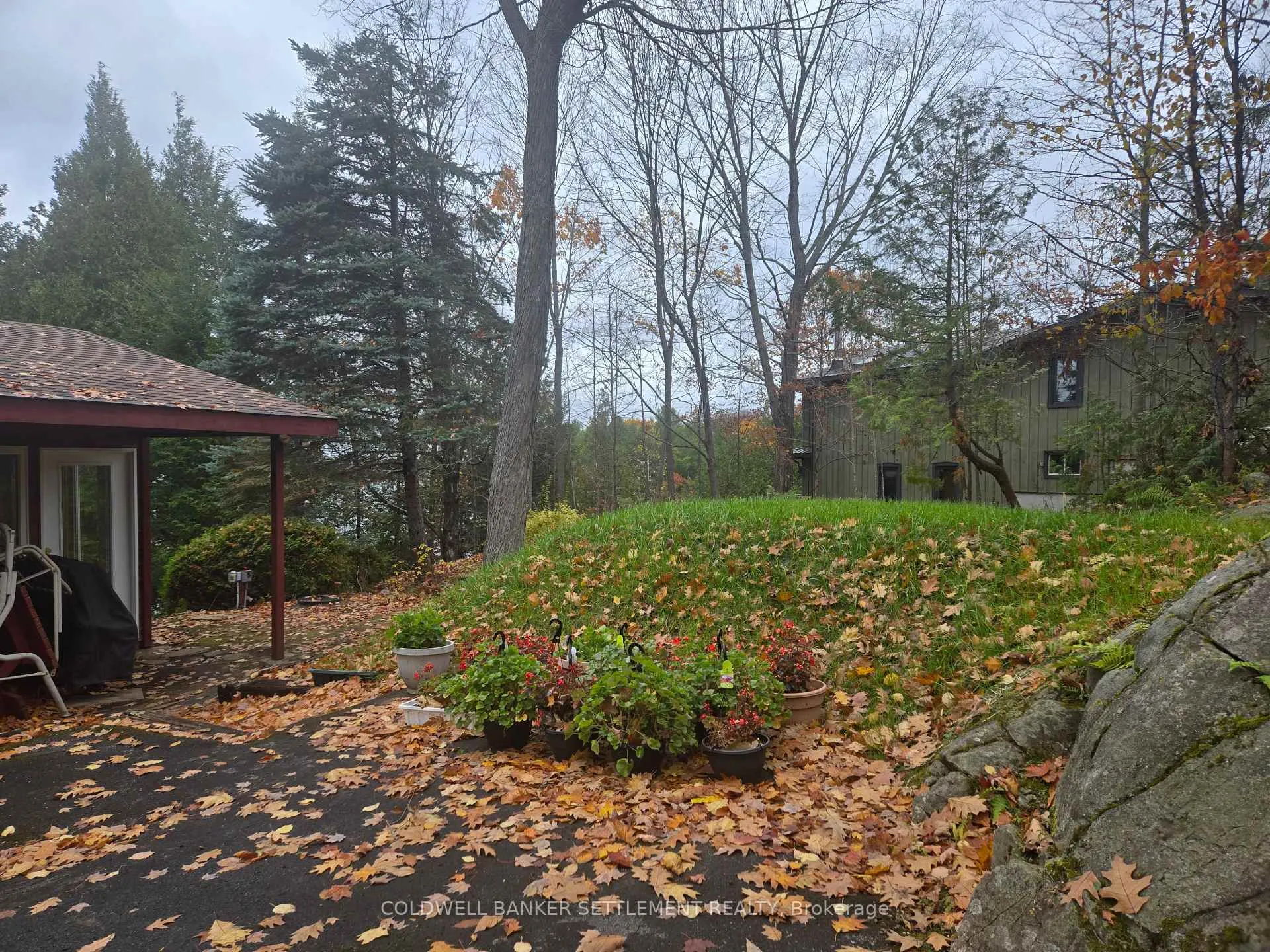 Photo 4 of 1136c Northview Lane, Frontenac, Frontenac Centre — HOMEH
