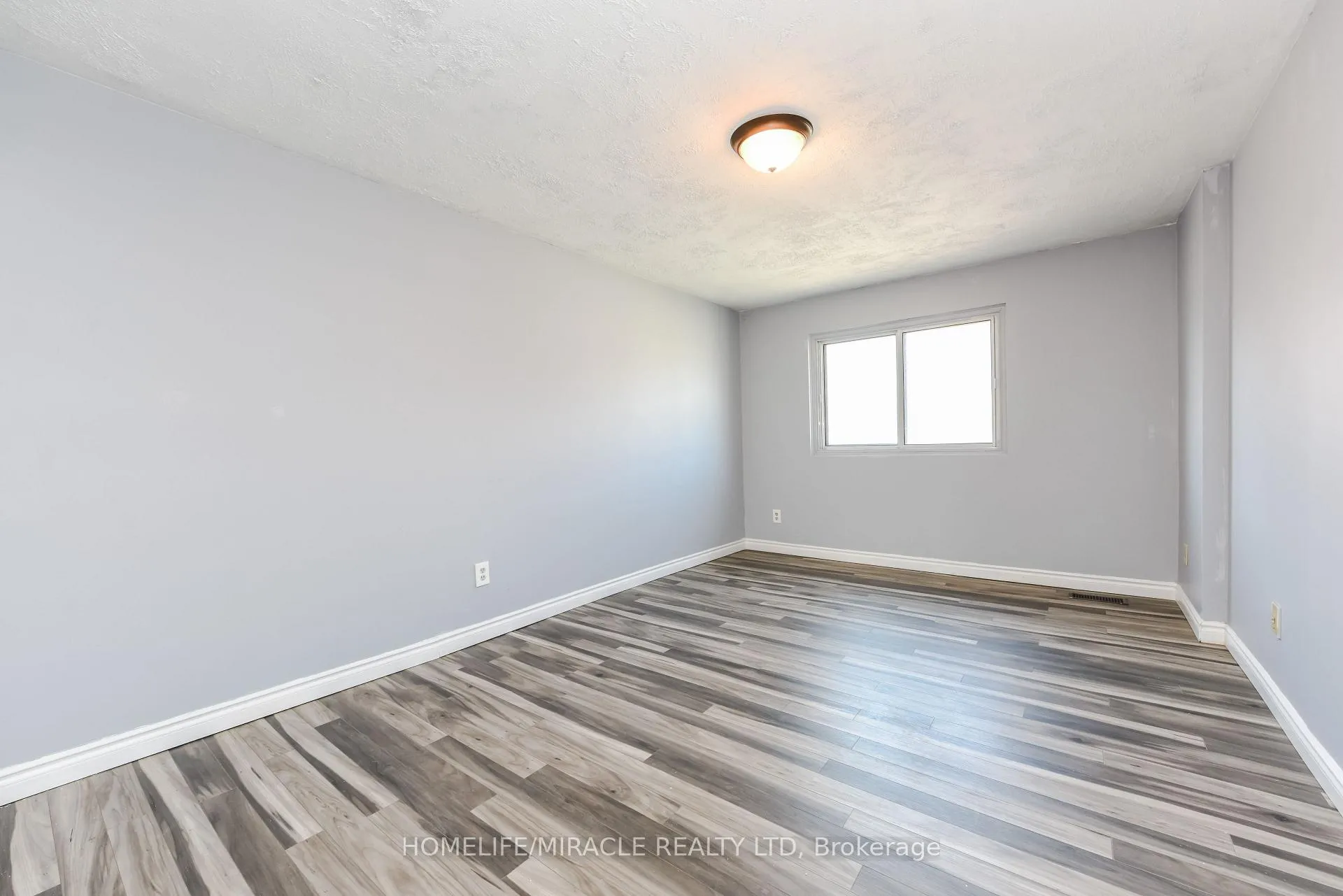 Photo 11 of Unit 72, 72 Carleton Place, Brampton, Bramalea West Industrial — HOMEH