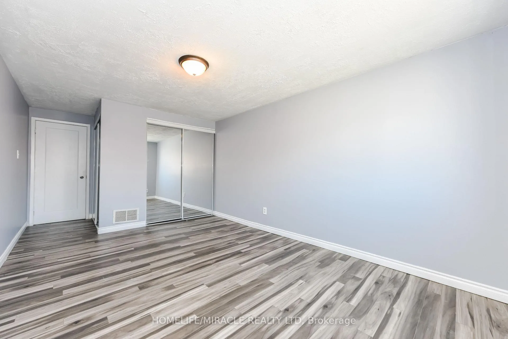 Photo 12 of Unit 72, 72 Carleton Place, Brampton, Bramalea West Industrial — HOMEH