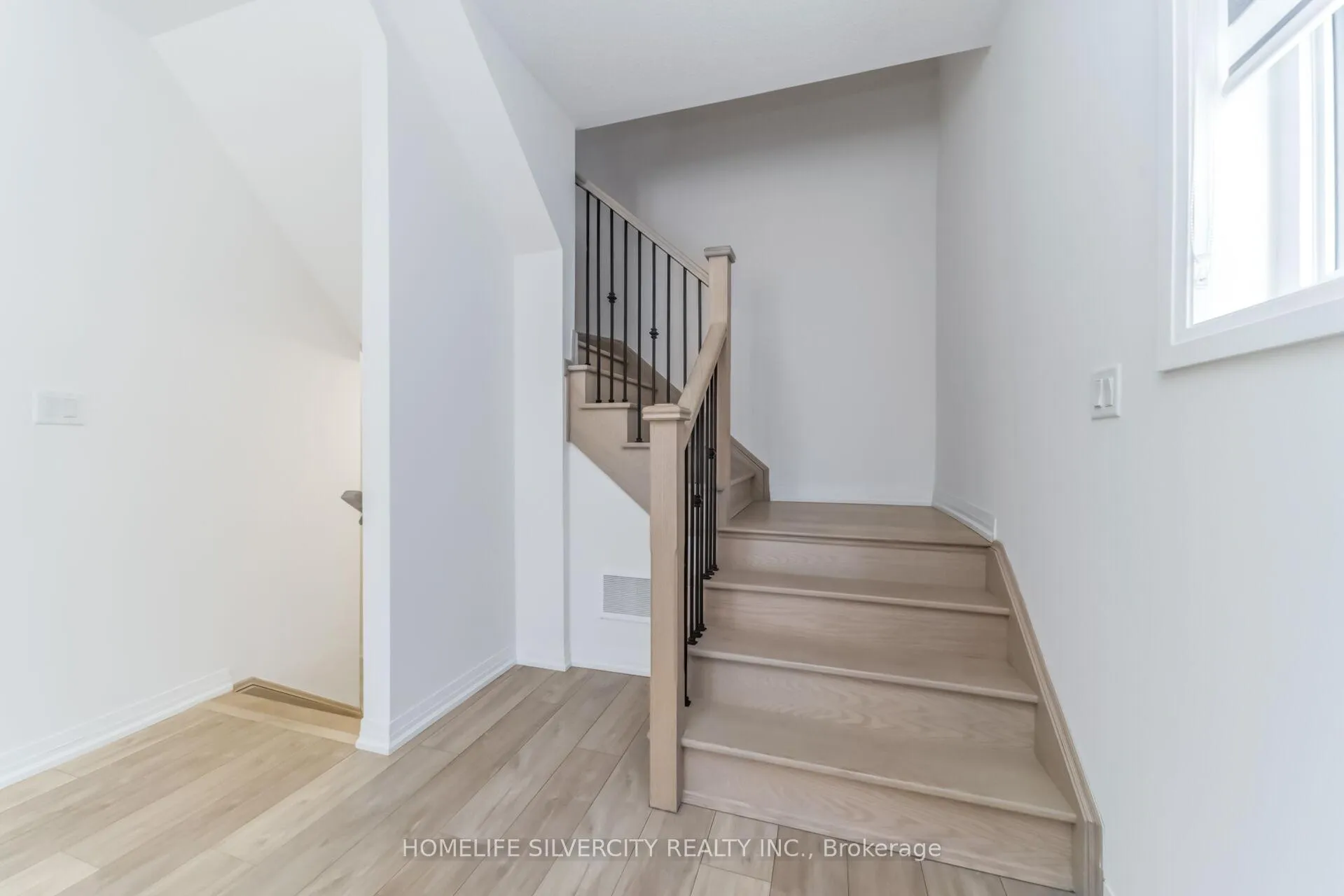 Photo 9 of 25 Purple Sage Drive, Brampton, Bram East — HOMEH