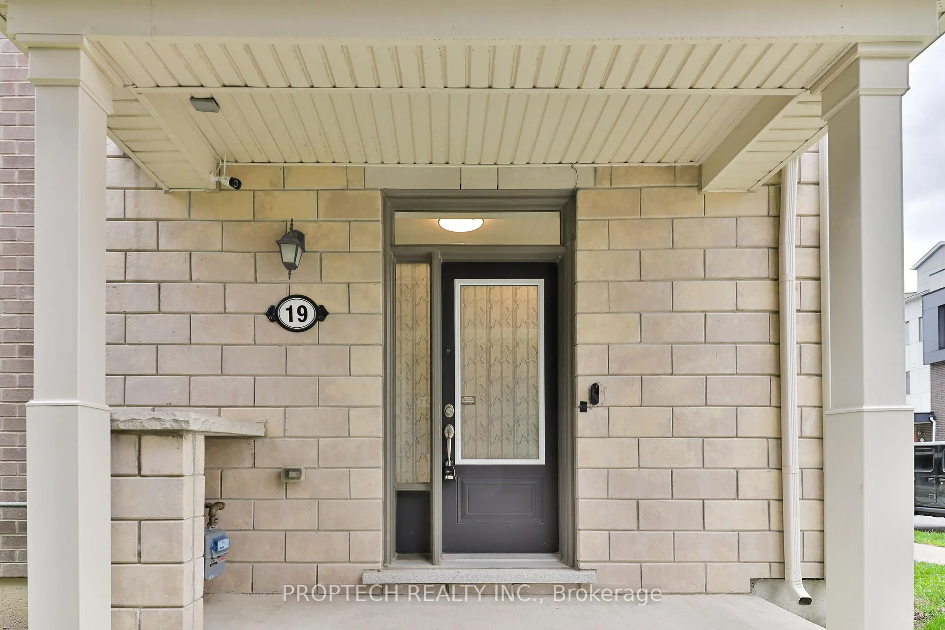Photo 2 of 19 Frederick Wilson Avenue, Markham, Cornell — HOMEH