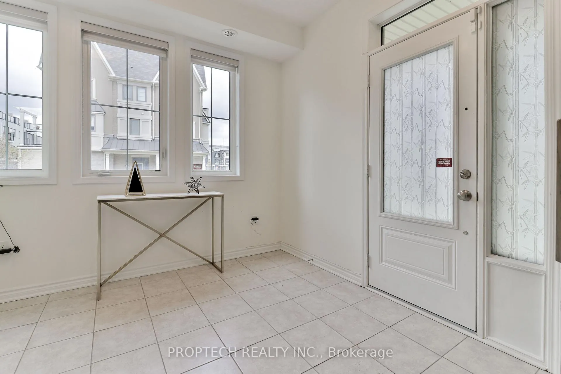 Photo 4 of 19 Frederick Wilson Avenue, Markham, Cornell — HOMEH